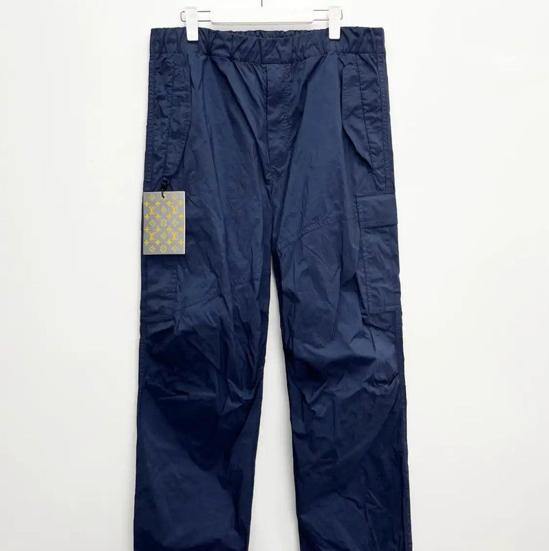Louis Vuitton Louis Vuitton Navy Nylon Logo Casual Pants 0089 Size US 32 / EU 48 - 1 Thumbnail