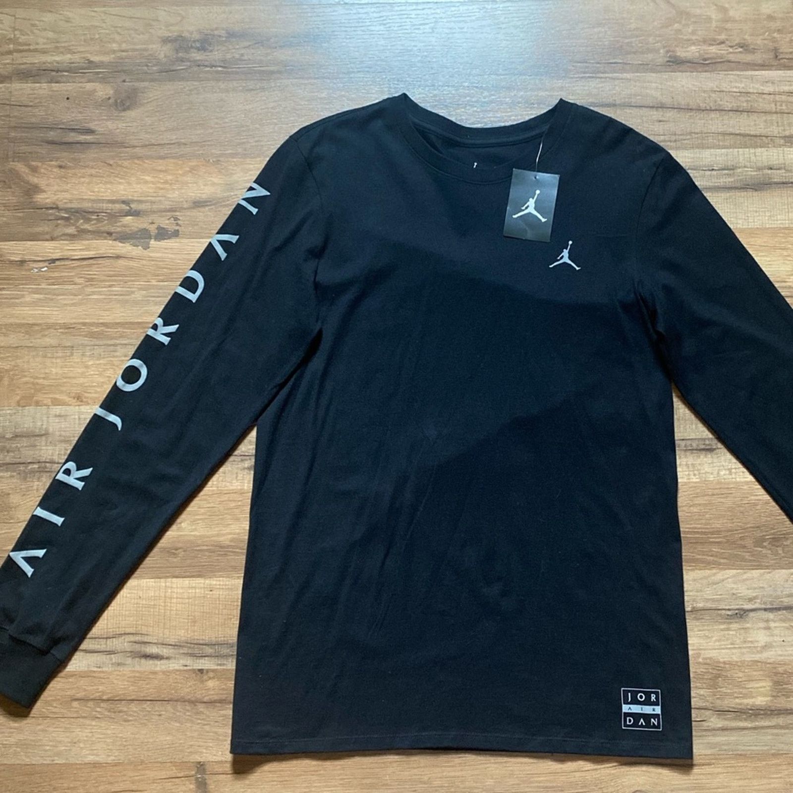 Jordan Brand 2015 Air Jordan Long Sleeve Size US S / EU 44-46 / 1 - 1 Thumbnail