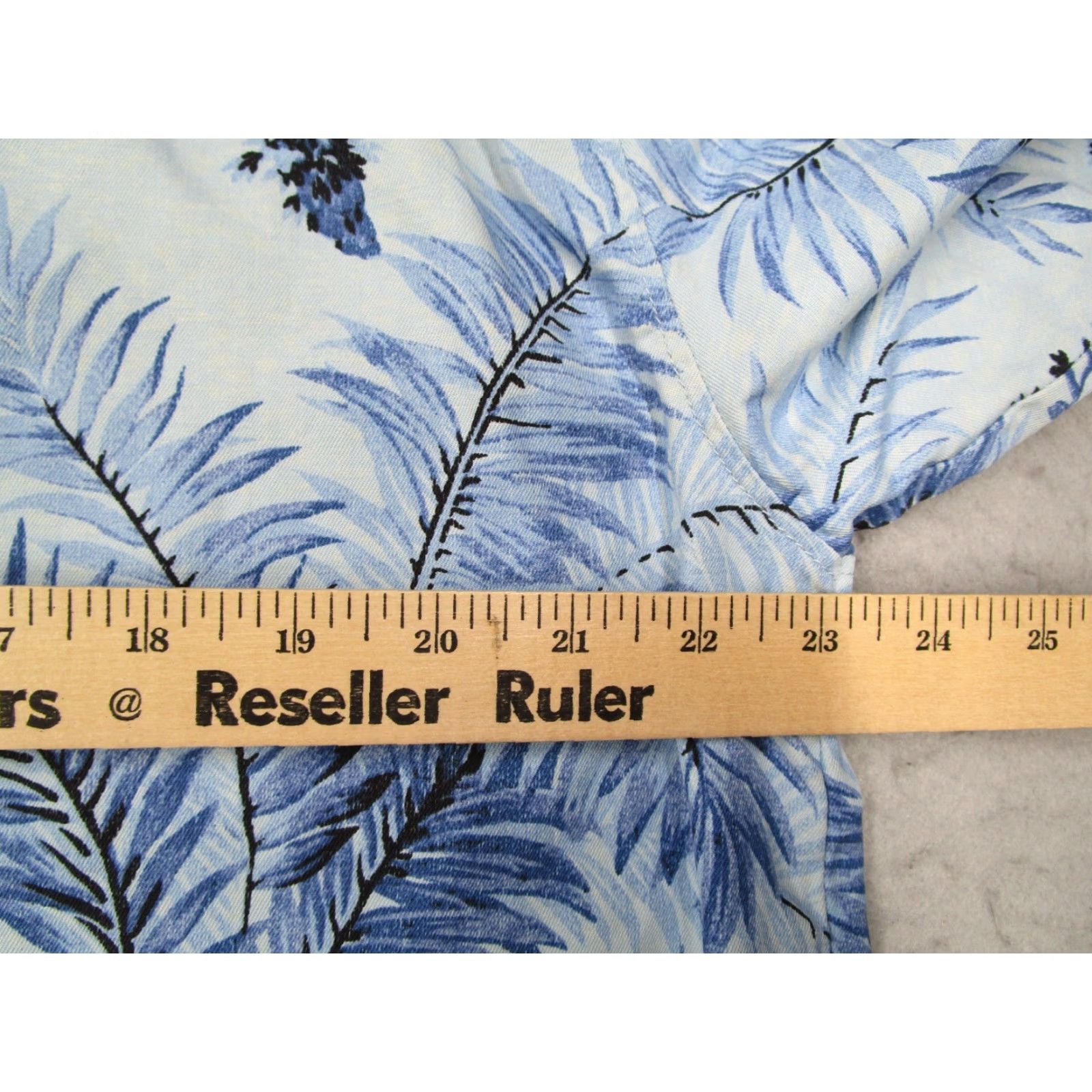 Tommy Bahama VINTAGE? (No) Size US L / EU 52-54 / 3 - 6 Thumbnail