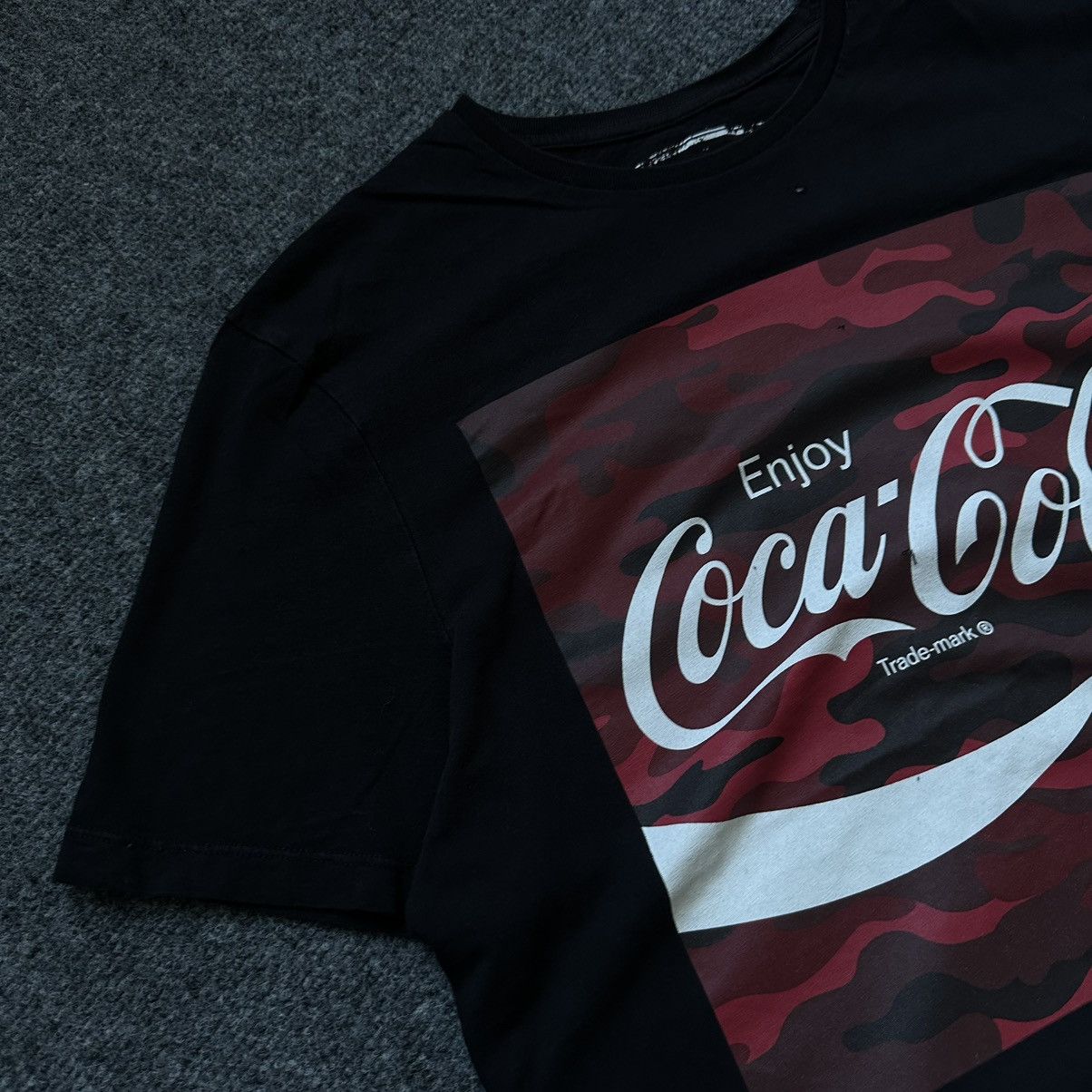 Coca Cola VTG Adult Coca-Cola T-shirts Big Logo Size L Trashed Staff Size US L / EU 52-54 / 3 - 10 Thumbnail