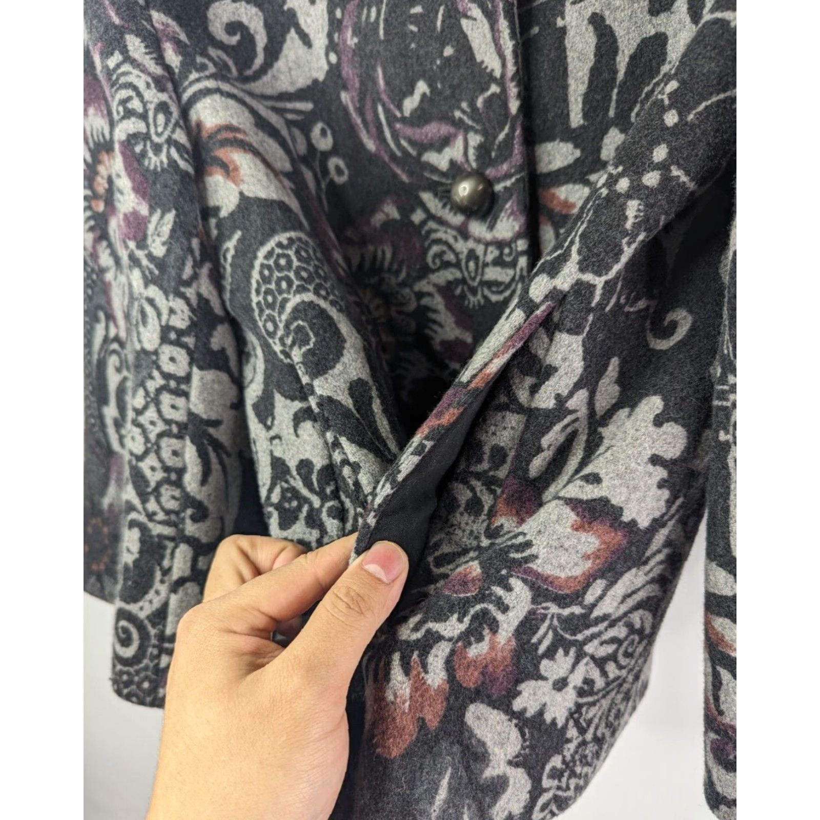 Cole Haan Cole Haan Collection Short Wool Jacket Gray Floral Pattern Size 6 Women Waist Length Wool Blend Button Front Size 28" / US 6 / IT 42 - 3 Thumbnail