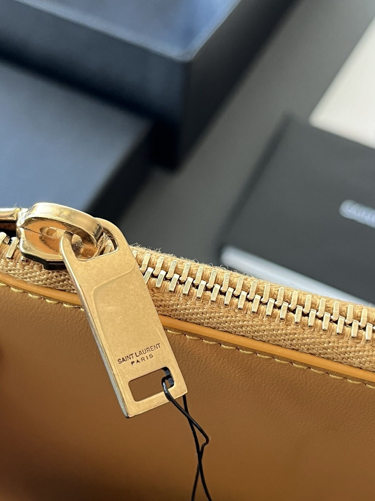 Hedi Slimane × Saint Laurent Paris × Yves Saint Laurent Limited Edition Brand New Saint Laurent Leather Pouch Bag Size ONE SIZE - 5 Thumbnail