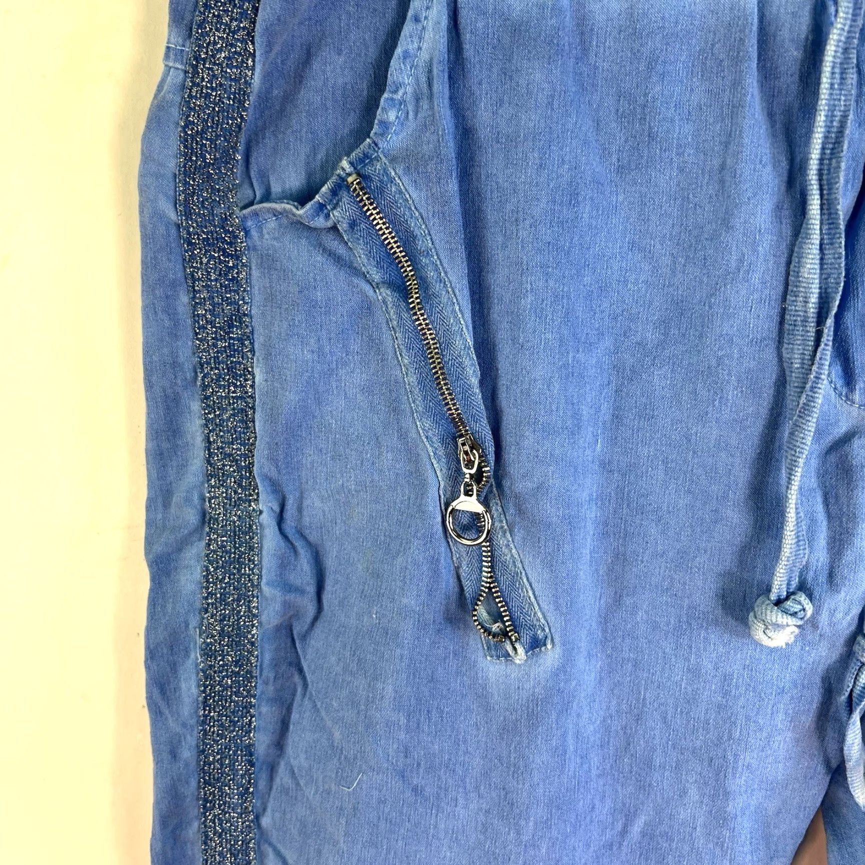 Denime Liberty Art Denim Jeans Womens Size 32 X 30 Blue Mid Rise Relaxed Fit Embroidered Glitter Crop Jeans Size 24" / US 00 / IT 34 - 3 Thumbnail