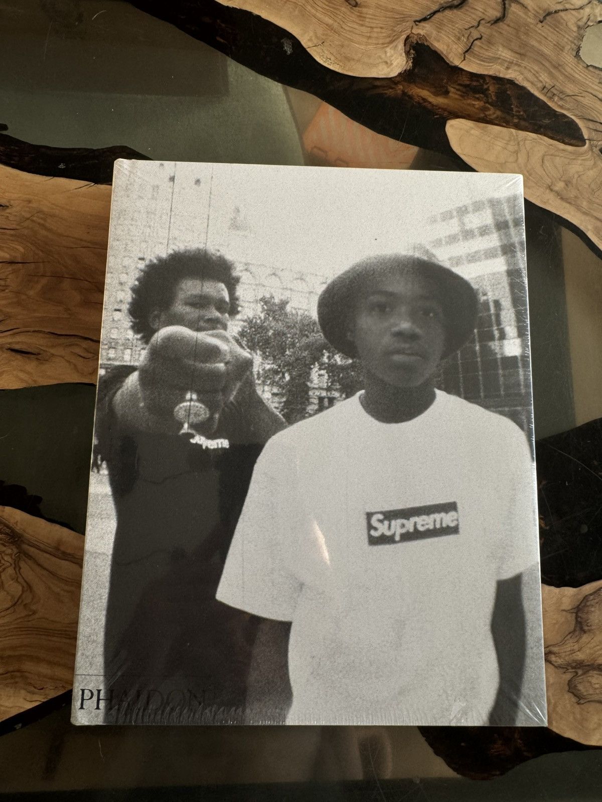 Supreme Supreme Phiadon Hardcover Archive Book Size ONE SIZE - 2 Thumbnail