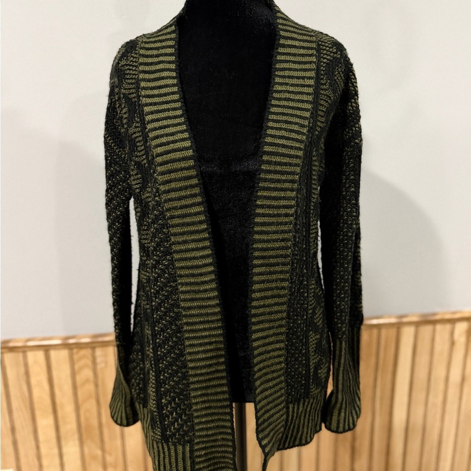 Other Romeo + Juliet Couture Green & Black Knit Cardigan Sz Small Size S / US 4 / IT 40 - 1 Thumbnail
