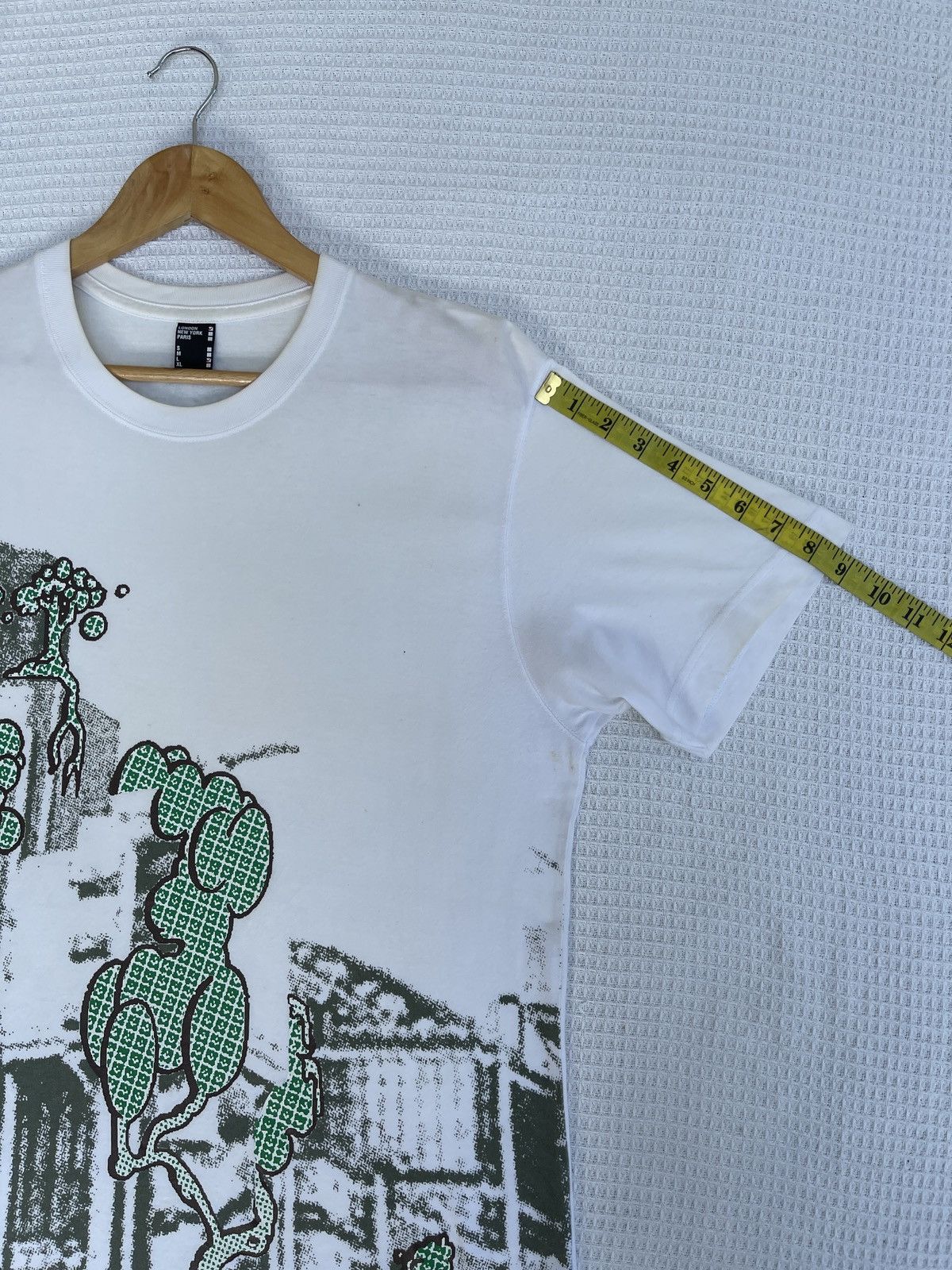 Arts & Science Last Drop🔥Rare🔥Japanese Uniqlo x Hardy Blechman London Tee Size US L / EU 52-54 / 3 - 10 Thumbnail