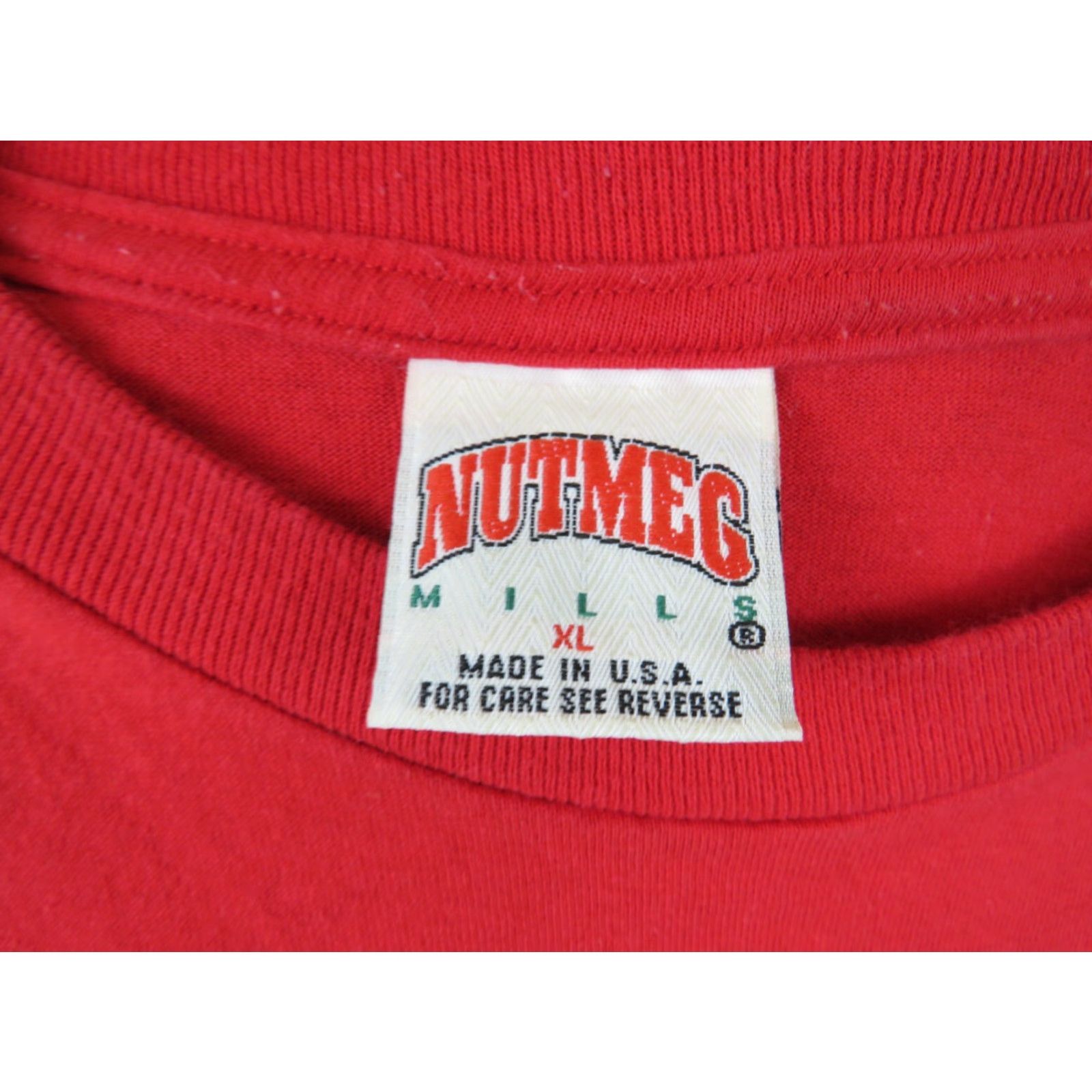 Nutmeg VINTAGE Nutmeg Chicago Bulls NBA T-Shirt XL Red Unisex Short Sleeve Graphic Tee Shirt 100% Cotton Mens Womens Boys Girls Size US XL / EU 56 / 4 - 7 Thumbnail
