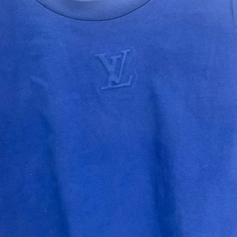 Louis Vuitton Louis Vuitton size 5l Blue embossed short sleeves Size US S / EU 44-46 / 1 - 6 Thumbnail