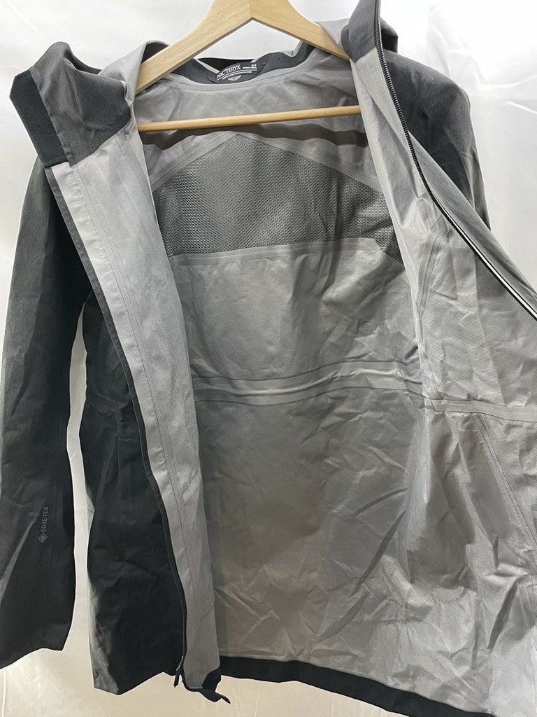Arc'teryx ARCTERYX Codetta Cinch Long Gore Tex Jacket Coat Size S / US 4 / IT 40 - 16 Thumbnail
