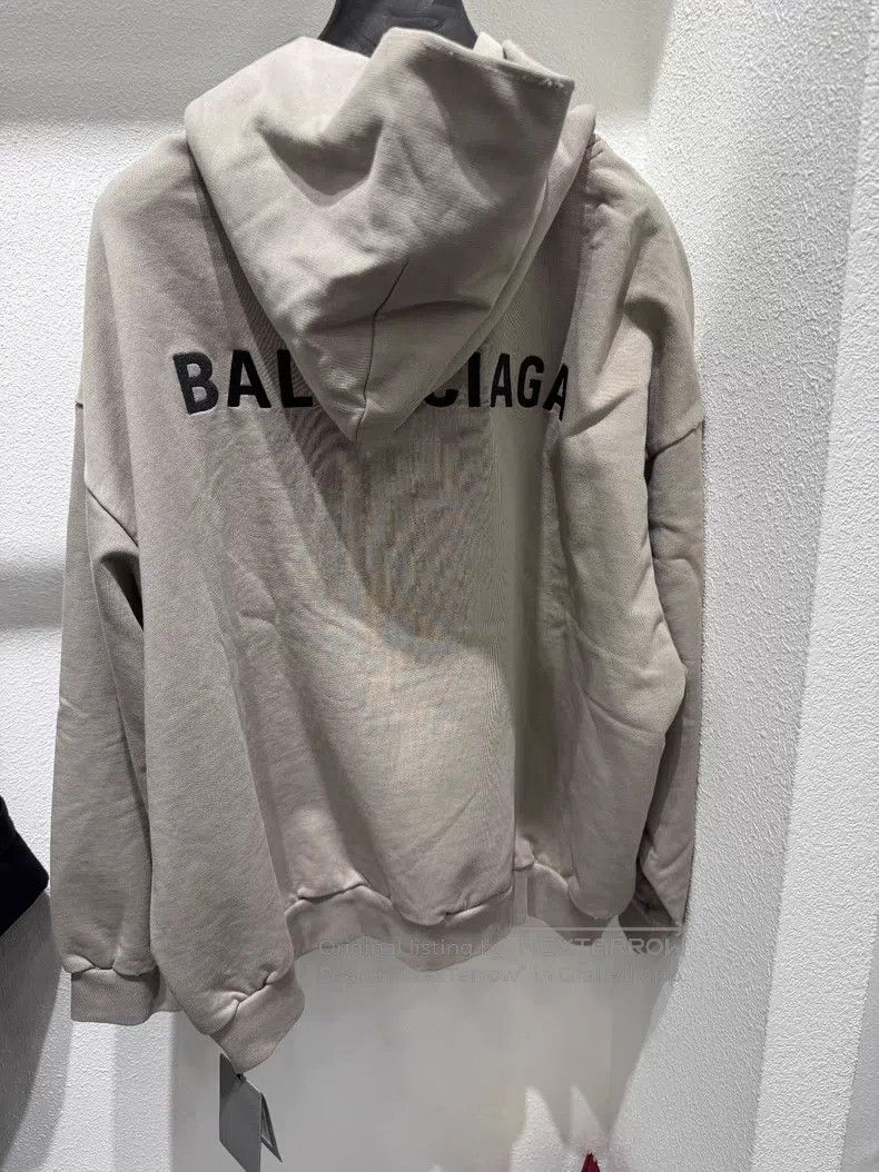 Balenciaga Balenciaga Grey Embroidered Logo Sweatshirt Size US M / EU 48-50 / 2 - 3 Thumbnail