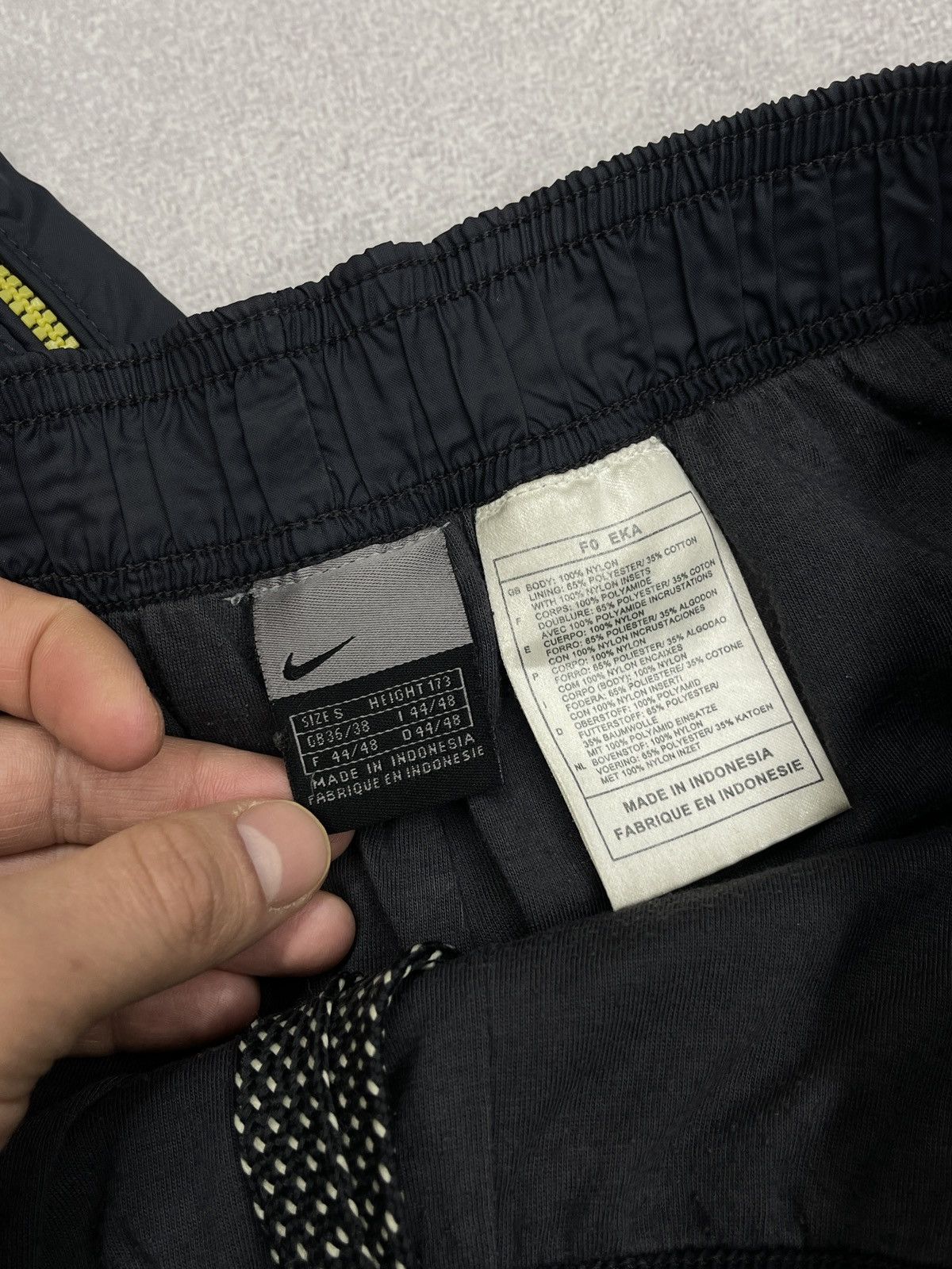 Nike Vintage Nike Nylon Sweatpants Graphite Drill Y2K TECH ACG Size US 32 / EU 48 - 10 Thumbnail