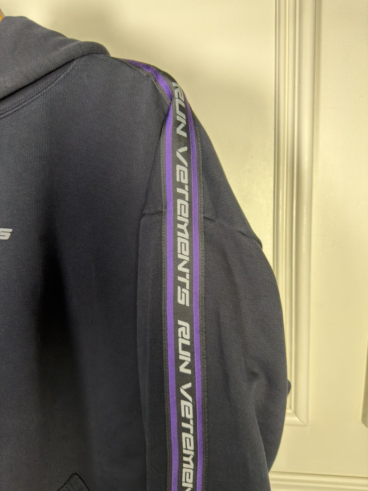 Vetements *RARE* VETEMENTS RUN TAPE LOGO OVERSIZED SWEATER HOODIE Size US XS / EU 42 / 0 - 3 Thumbnail