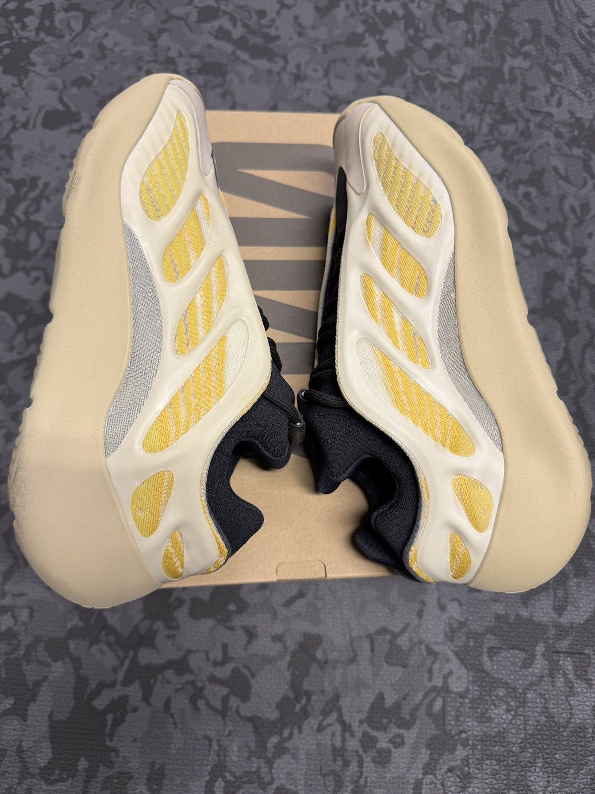Adidas Yeezy 700 Safflower Size US 10.5 / EU 43-44 - 7 Thumbnail