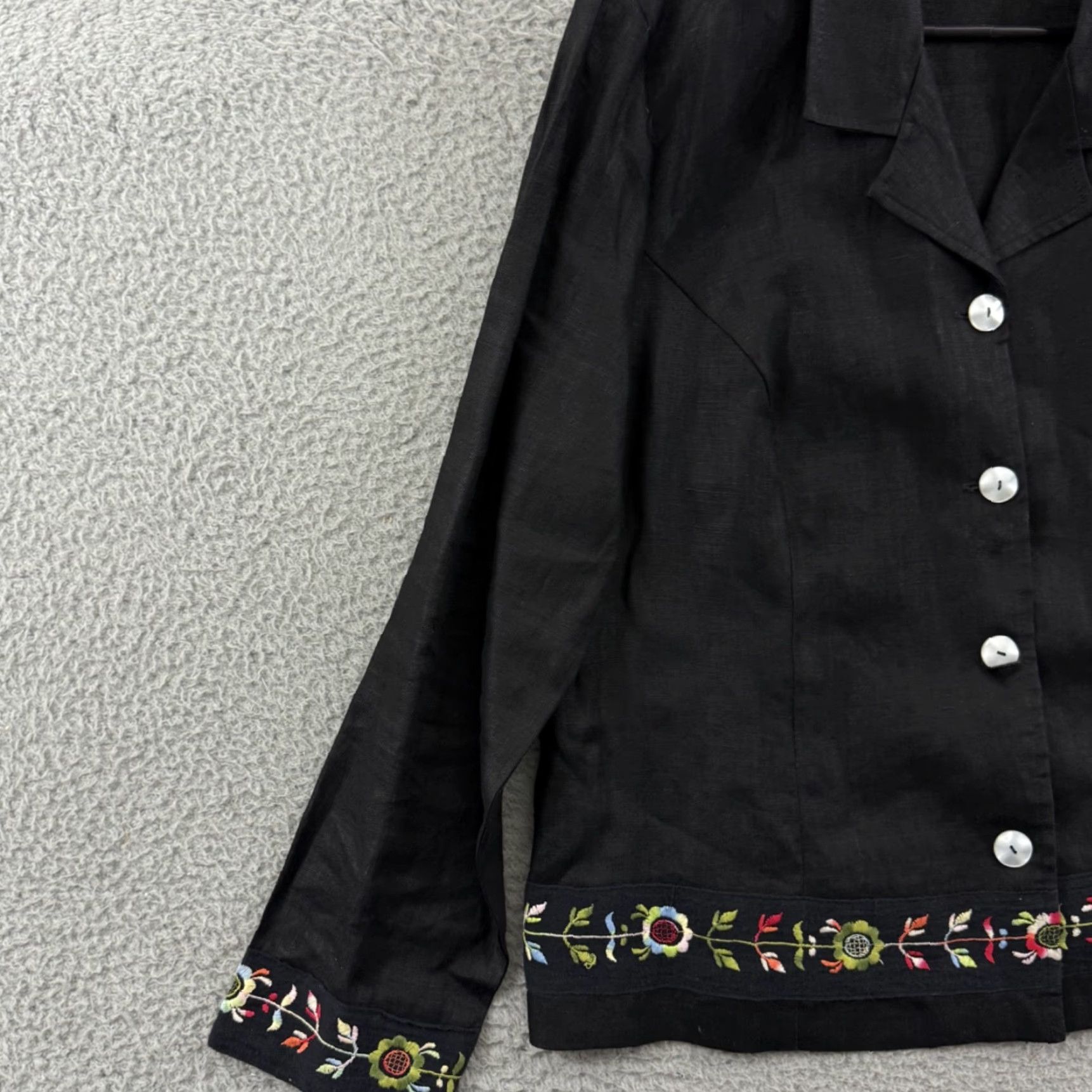 Vintage VINTAGE Clio Shirt Womens Large Black Linen Embroidered Button Boho Cottagecore Size M / US 6-8 / IT 42-44 - 4 Thumbnail
