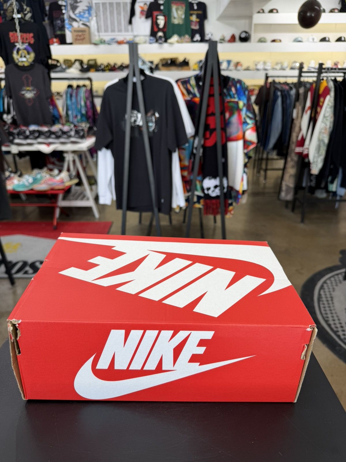 Nike Nike Dunk Low Rose Whisper Size 6.5W/5M (2022) Size US 5 / EU 37 - 16 Thumbnail