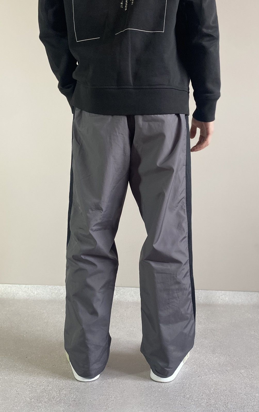 Vintage Vintage Nike Nylon Loose Pants Size US 31 - 15 Thumbnail