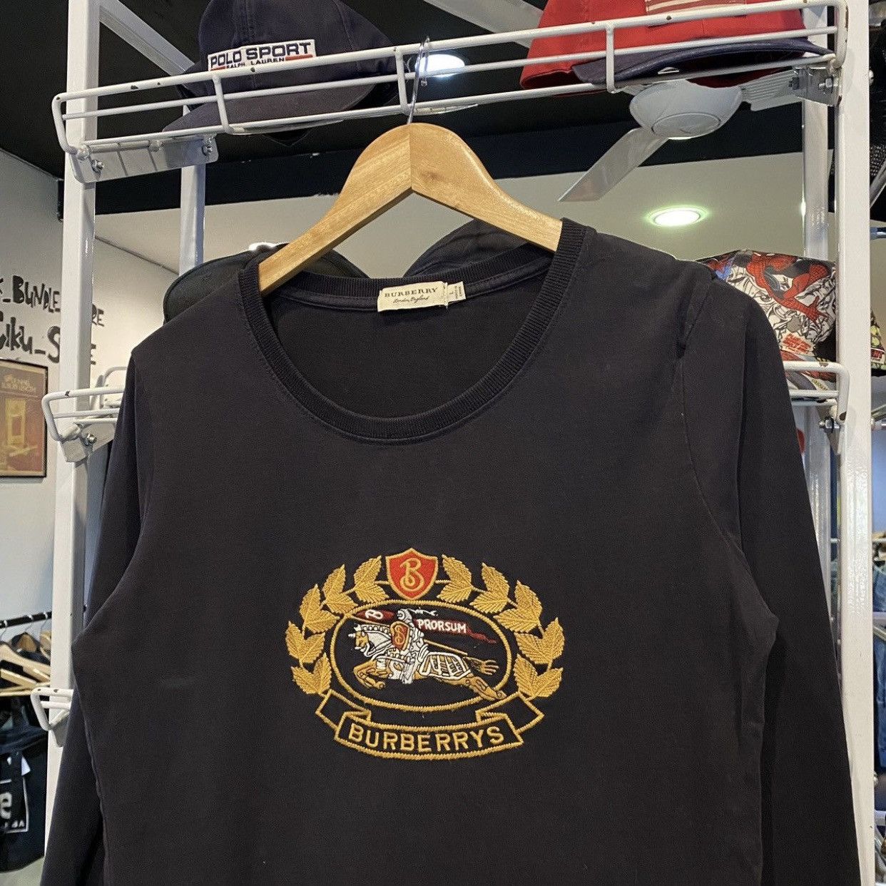 Burberry Luxury Burberry London England Crest Embroidery Sweatshirt Size L / US 10 / IT 46 - 3 Thumbnail