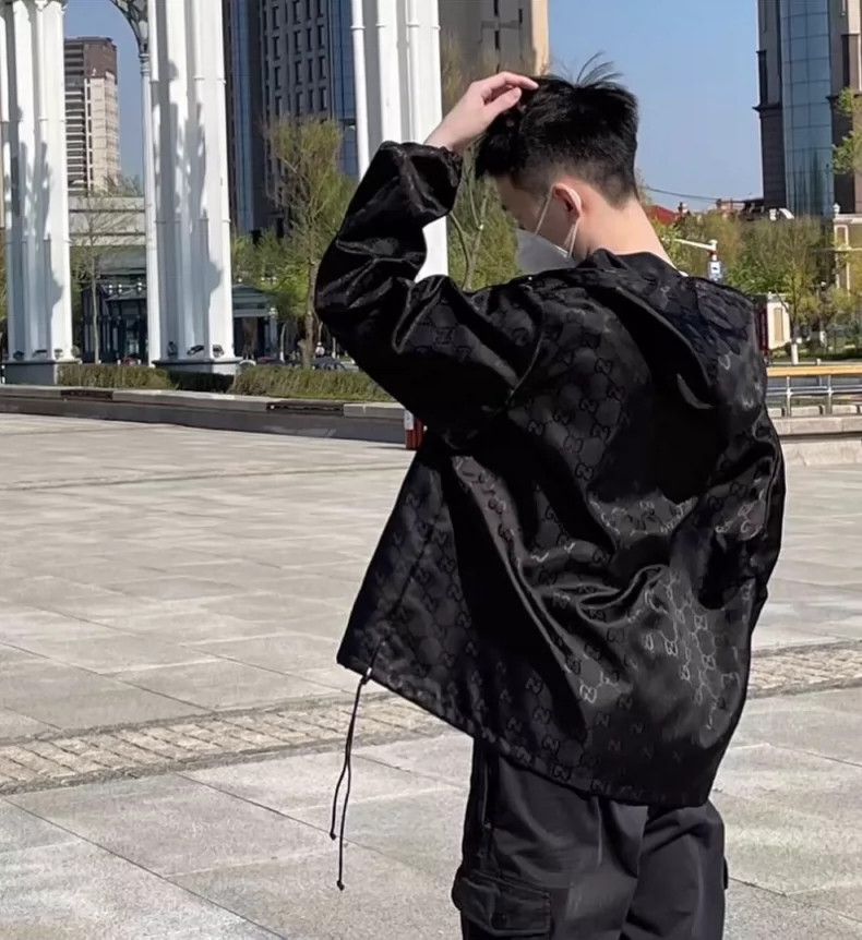 Gucci Gucci Black logo dark pattern full print hooded zipper long Size US S / EU 44-46 / 1 - 8 Thumbnail