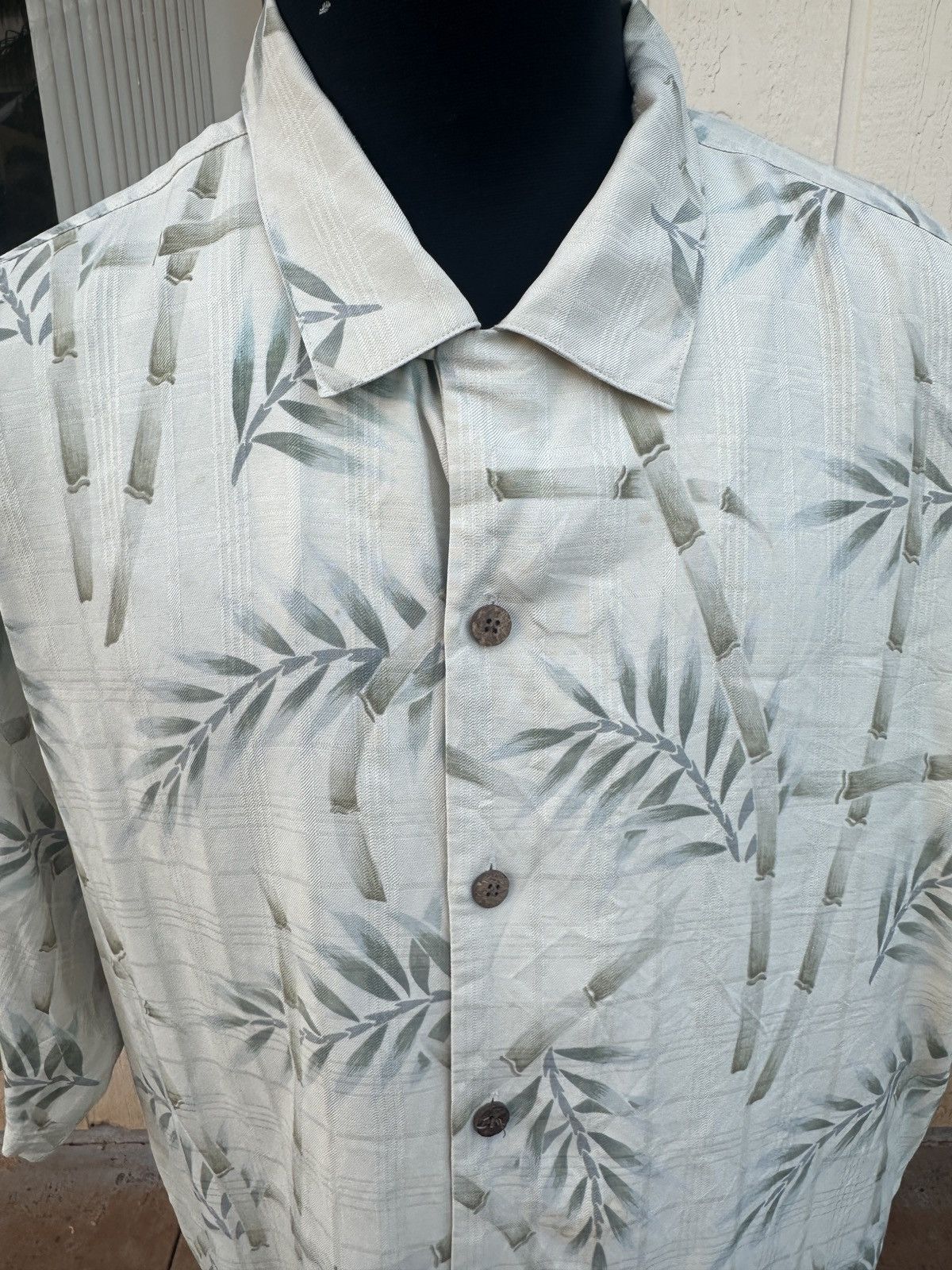 Tommy Bahama PreOwned Tommy Bahama Beige Hawaiian Print Men's XL Size US XL / EU 56 / 4 - 3 Thumbnail