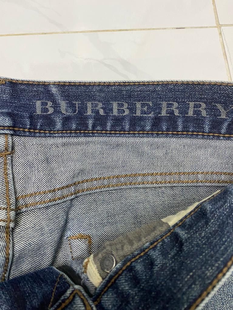 Burberry BURBERRY DISTRESSED DENIM JEANS Size US 31 - 11 Thumbnail
