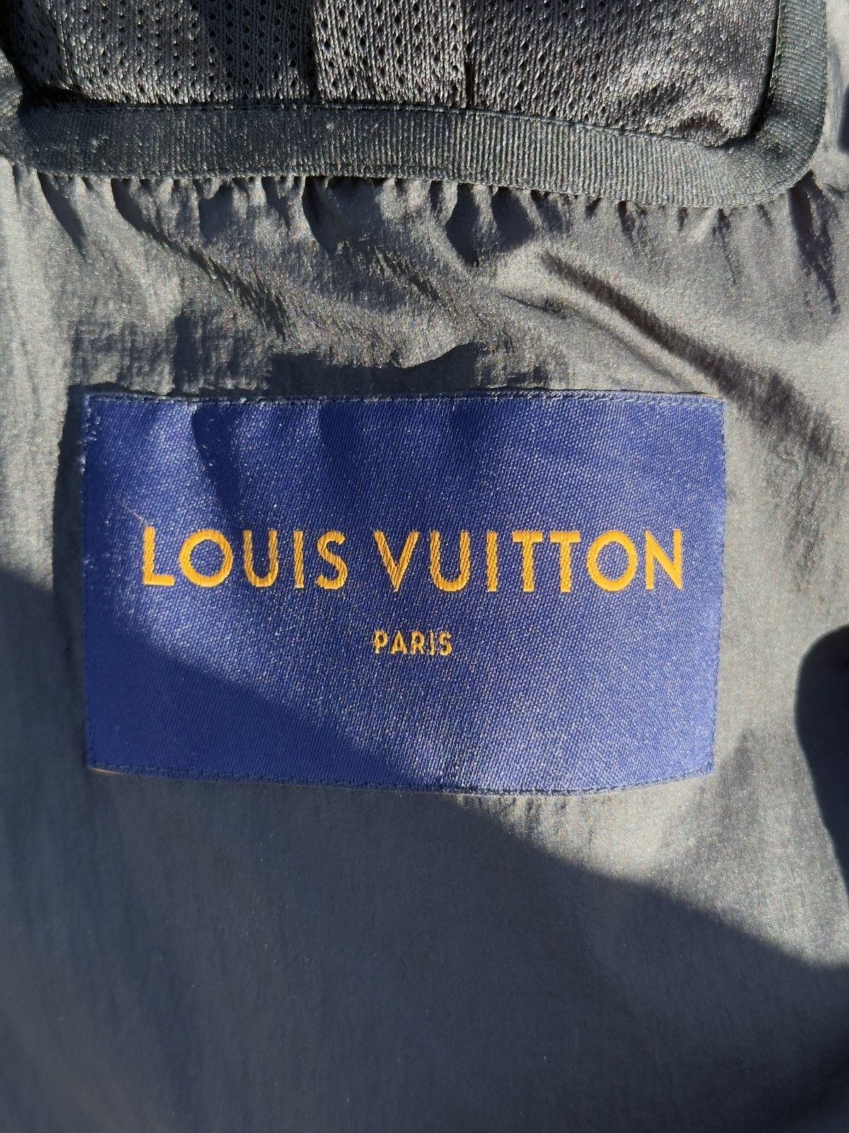Louis Vuitton Louis Vuitton x Virgil Abloh - 2054 Heat reactive Puffer Size US M / EU 48-50 / 2 - 9 Thumbnail