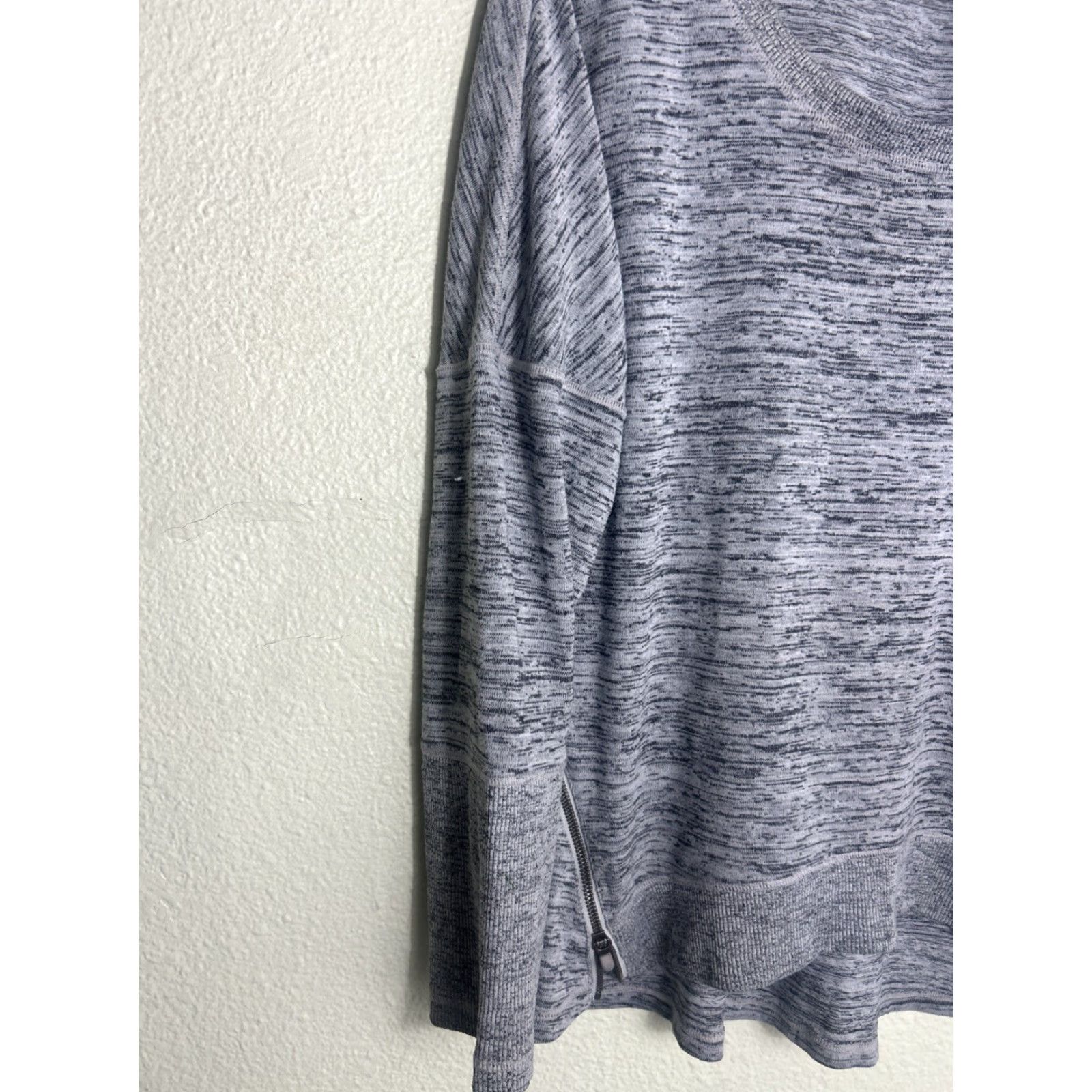 Athleta Athleta Womens XL Long Sleeve Pullover Sweatshirt Side Zip Cotton Gray Size XL / US 12-14 / IT 48-50 - 2 Thumbnail