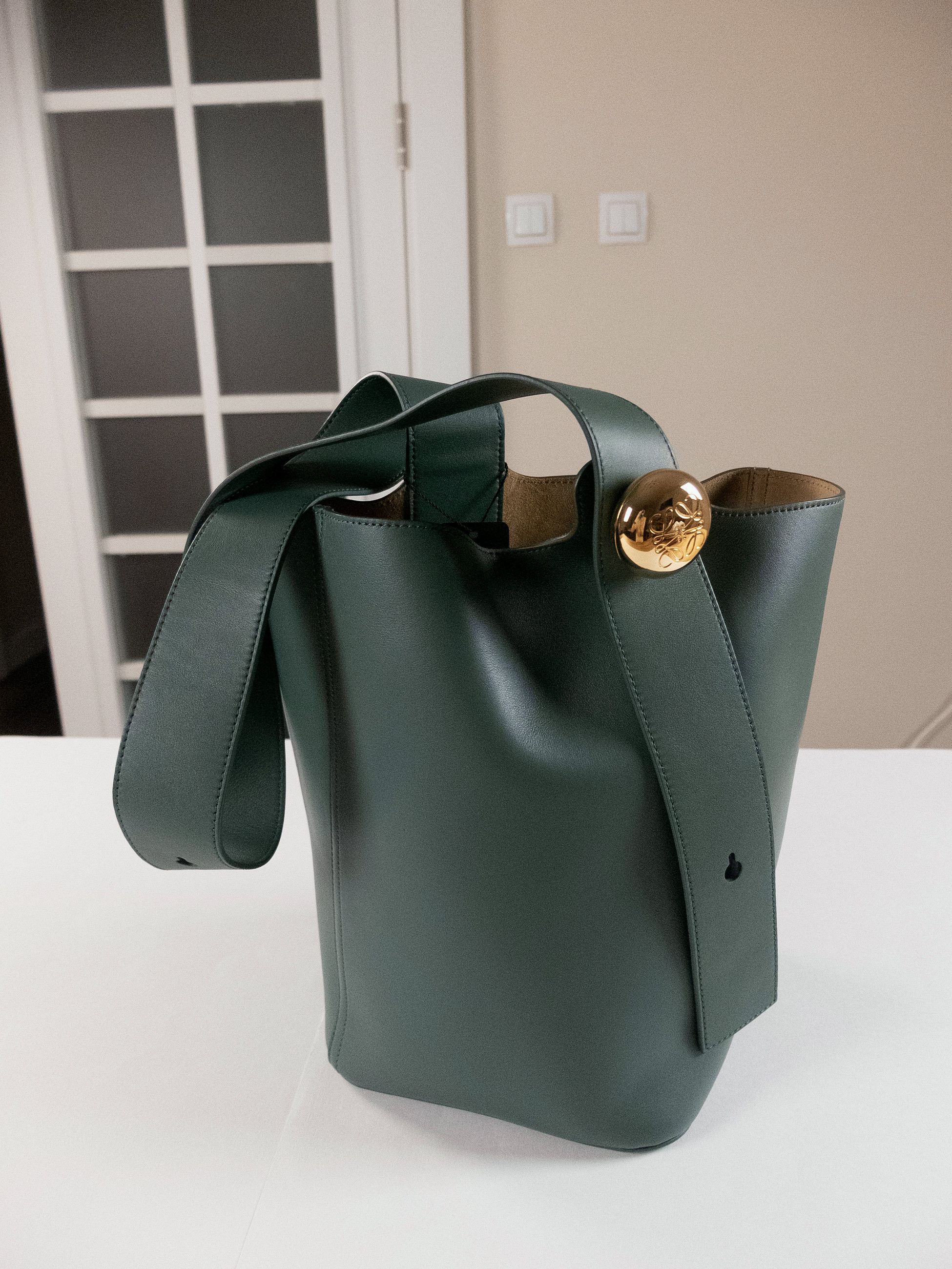 Loewe LOEWE medium Pebble dark green leather bucket shoulder bag Size ONE SIZE - 8 Thumbnail