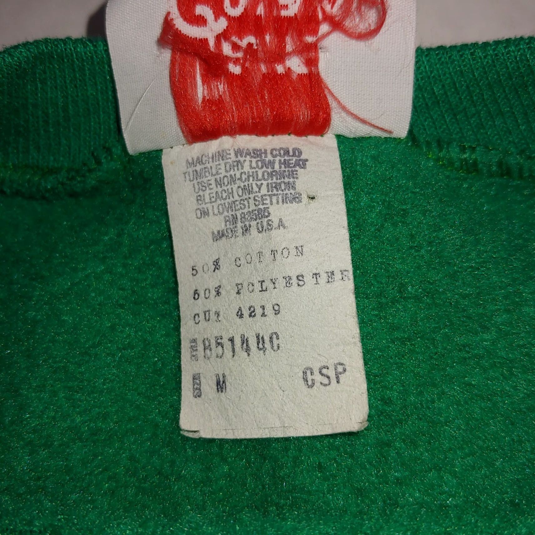 Vintage VINTAGE Jane Colby Christmas Bear Sweatshirt Green M Regular Womens Long Sleeve Glitter Knit Pullover CAD 20.5" Chest Holiday Bear Christmas (Winter) Size M / US 6-8 / IT 42-44 - 8 Thumbnail