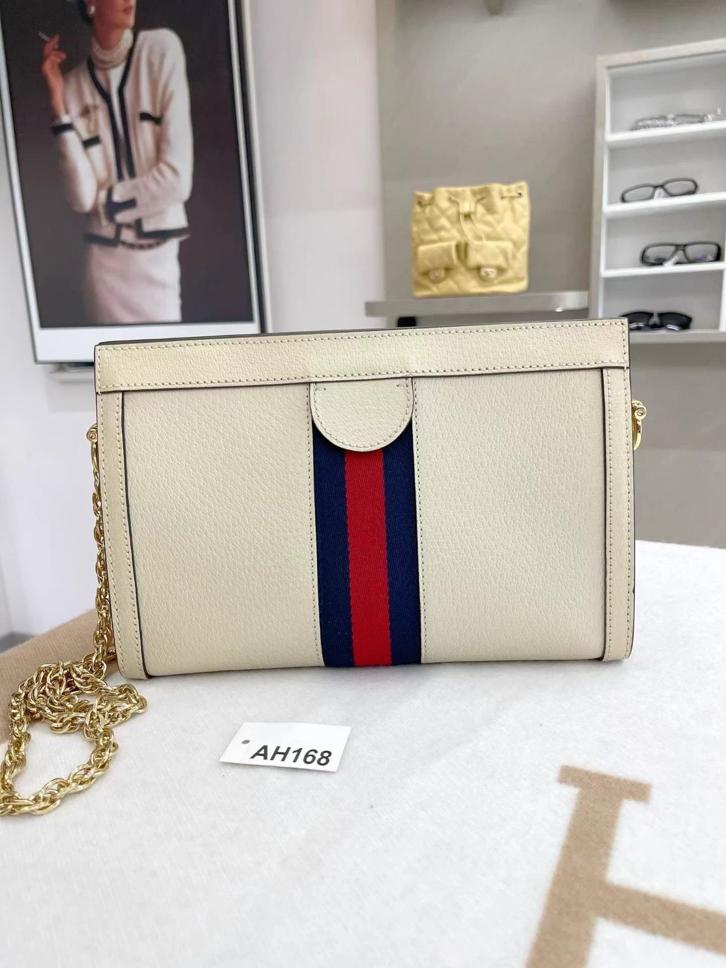 Gucci Gucci Ophidia White Leather Chain Wallet like new Size ONE SIZE - 4 Thumbnail