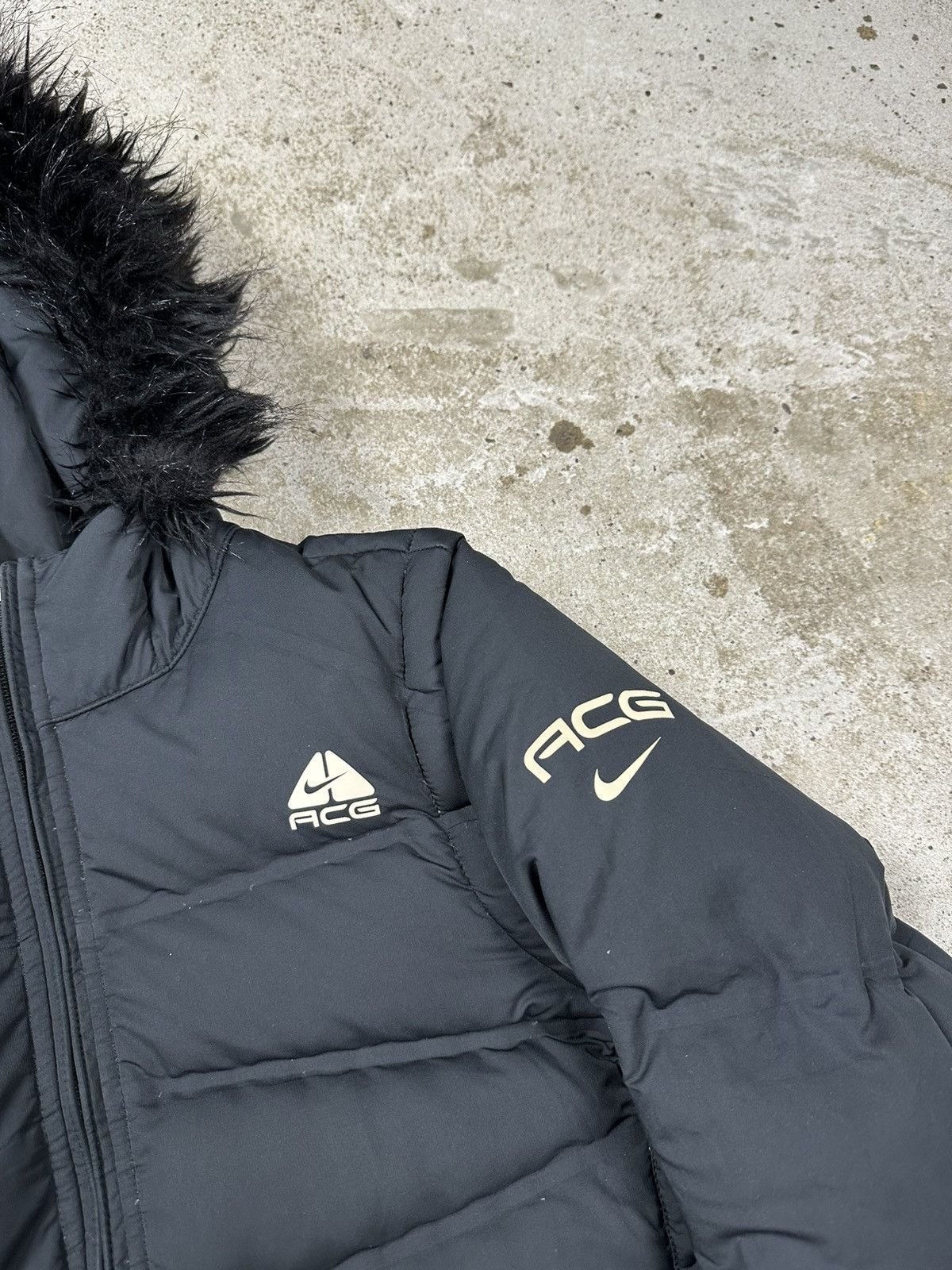 Nike × Nike ACG × Vintage Vintage Y2K Nike ACG Black Faux Fuf Puffer Jacket Down Rare Size M / US 6-8 / IT 42-44 - 5 Thumbnail