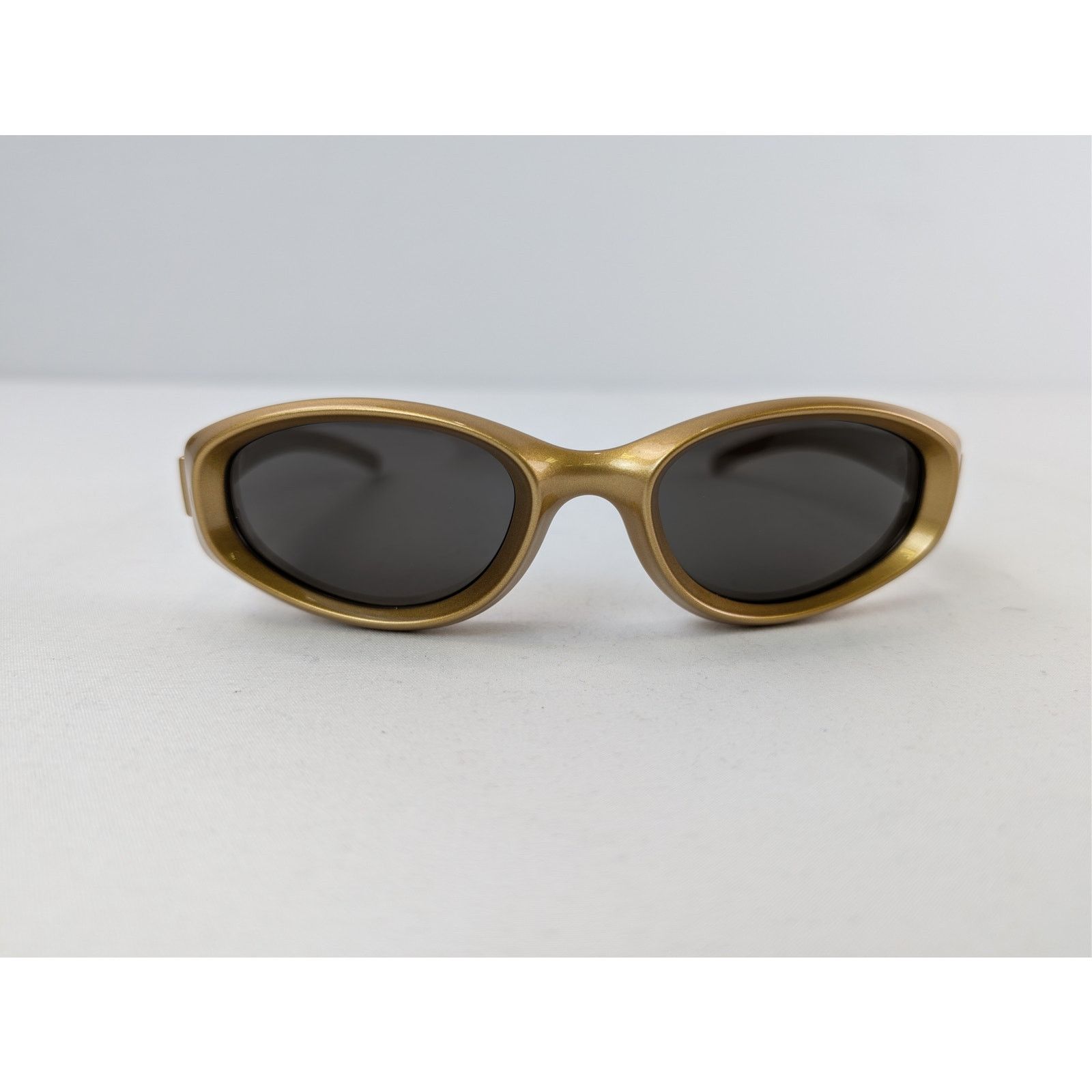 Bottega Veneta o1rshd1 Size: 0S / Oval Frame Sunglasses in Gold / Grey Size ONE SIZE - 2 Thumbnail