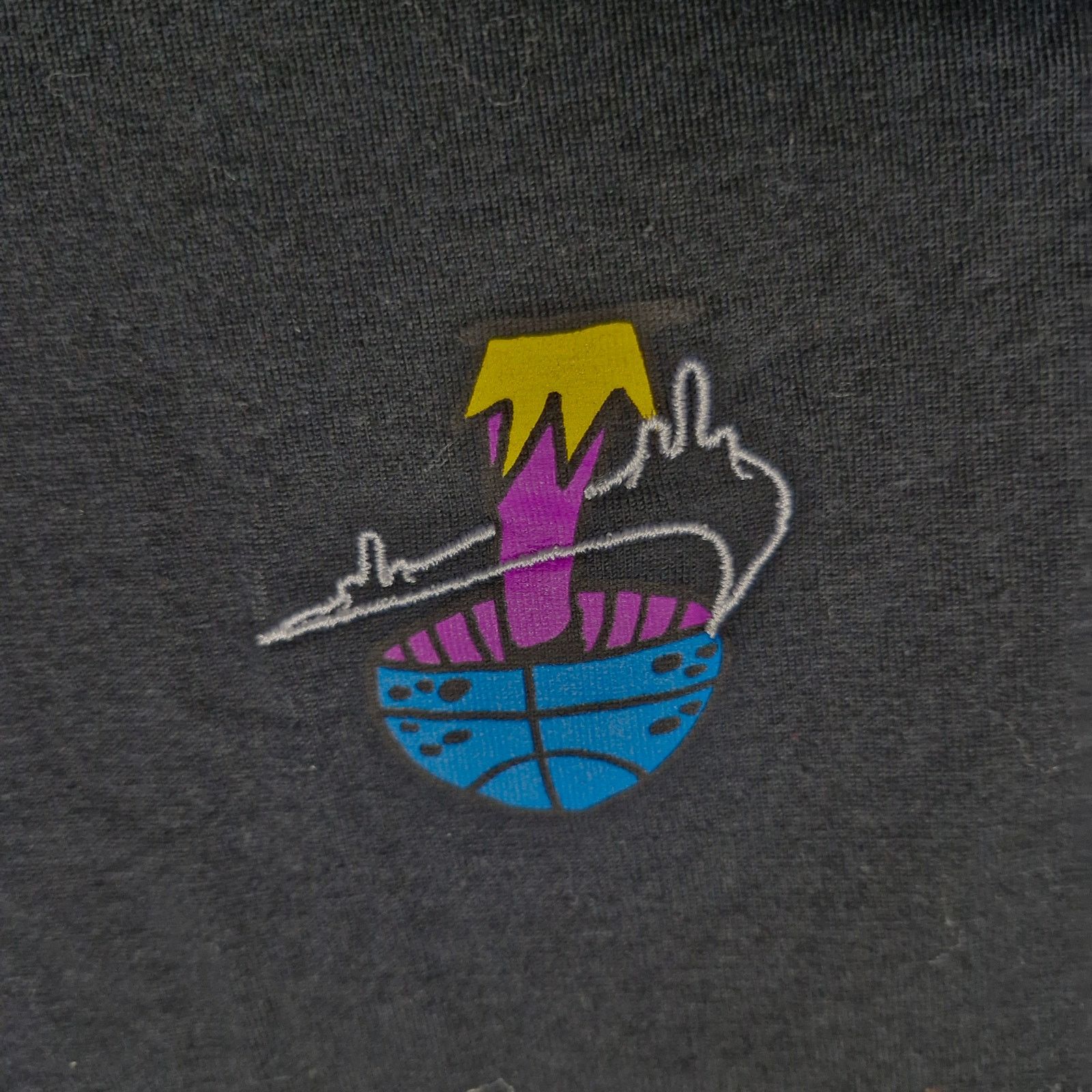 Nike Nike Men's Retro 1970s Peace Love Basketball T-Shirt Size XL Size US XL / EU 56 / 4 - 2 Thumbnail
