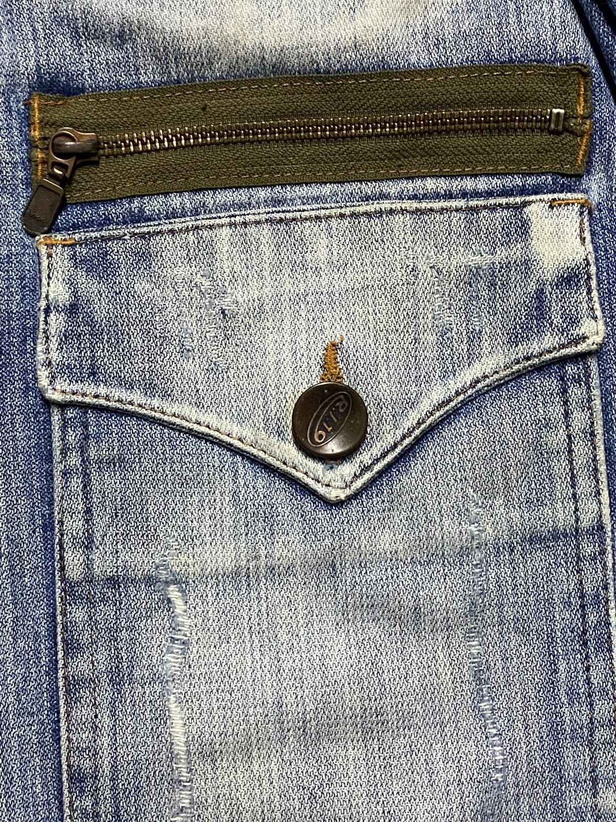 Japanese Brand Vintage Japanese Brand Faded Wash Front Pocket Distressed Size US 34 / EU 50 - 12 Thumbnail
