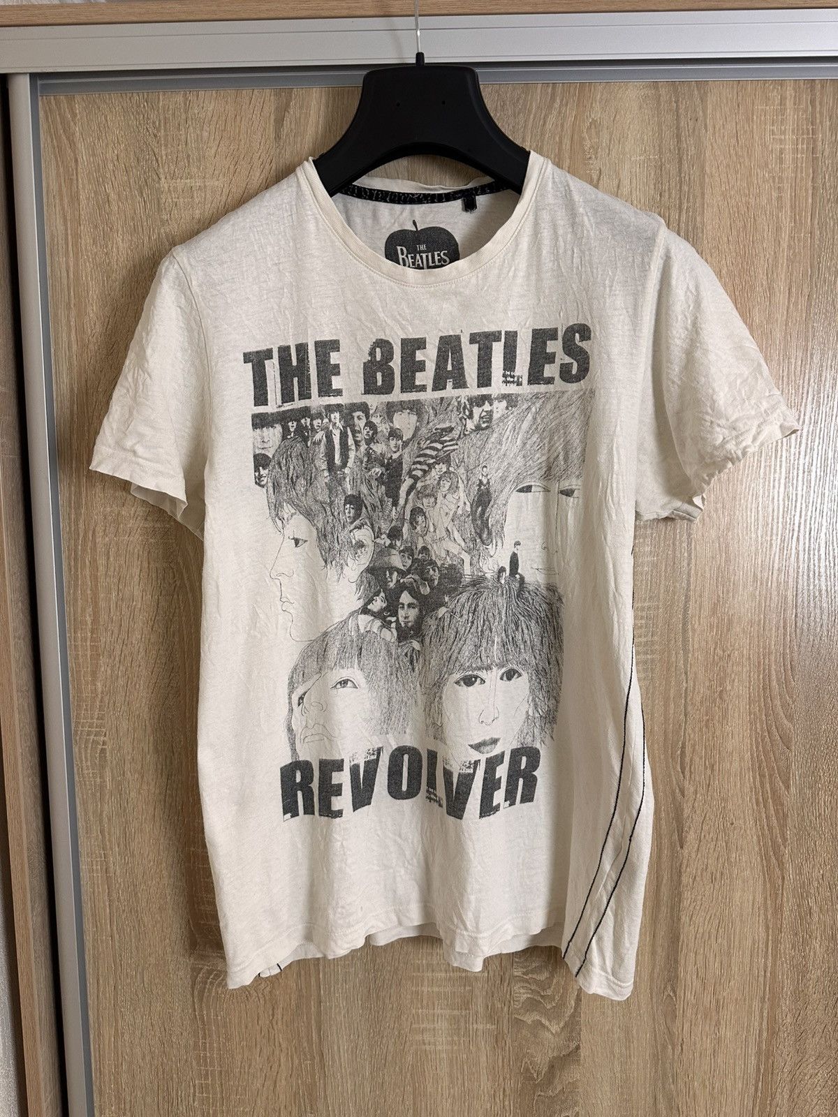 Apple 🔥 The Beatles Revolver Art T Shirt Rock Band Apple Vintage Size US M / EU 48-50 / 2 - 1 Thumbnail