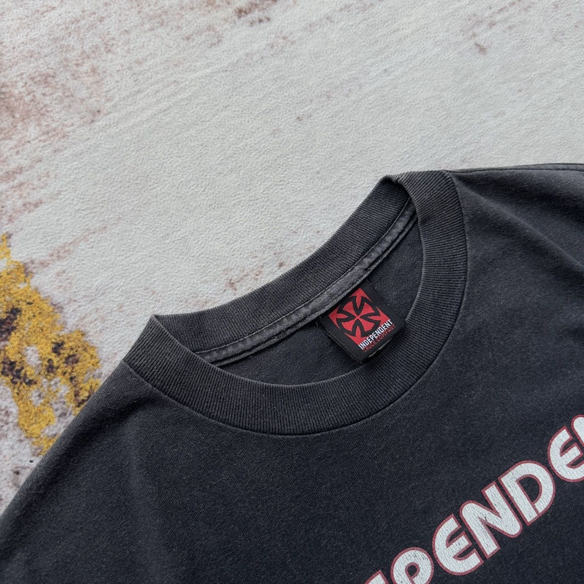Italia Independent VINTAGE Y2K INDEPENDENT SKATE LOGO ALL OVER PRINT TEE Size US M / EU 48-50 / 2 - 6 Thumbnail