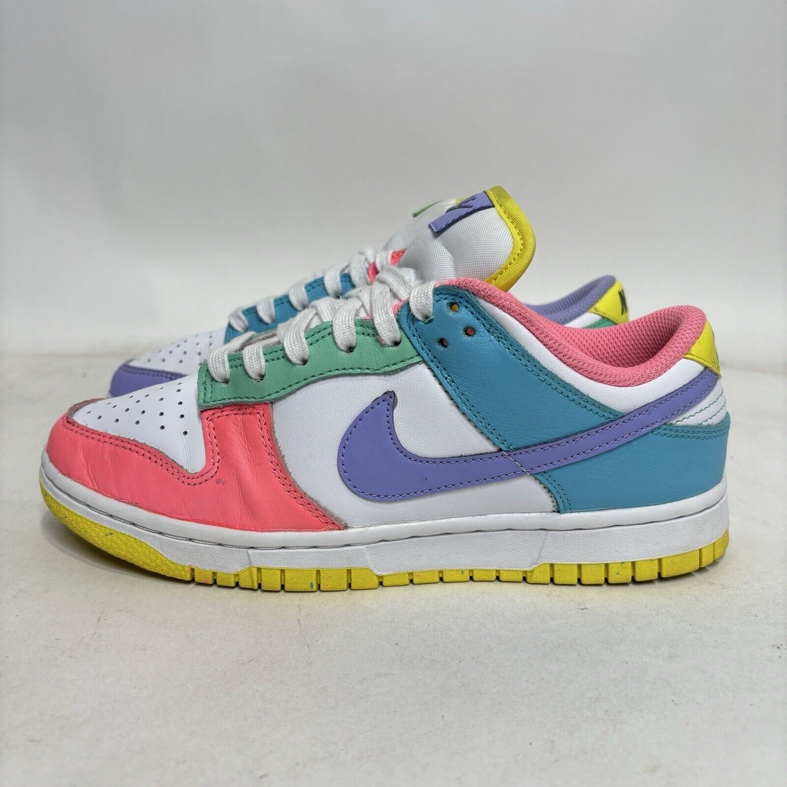 Nike Nike Dunk Low SE WMNS “Easter Candy” 2024 Size US 7 / IT 37 - 6 Thumbnail