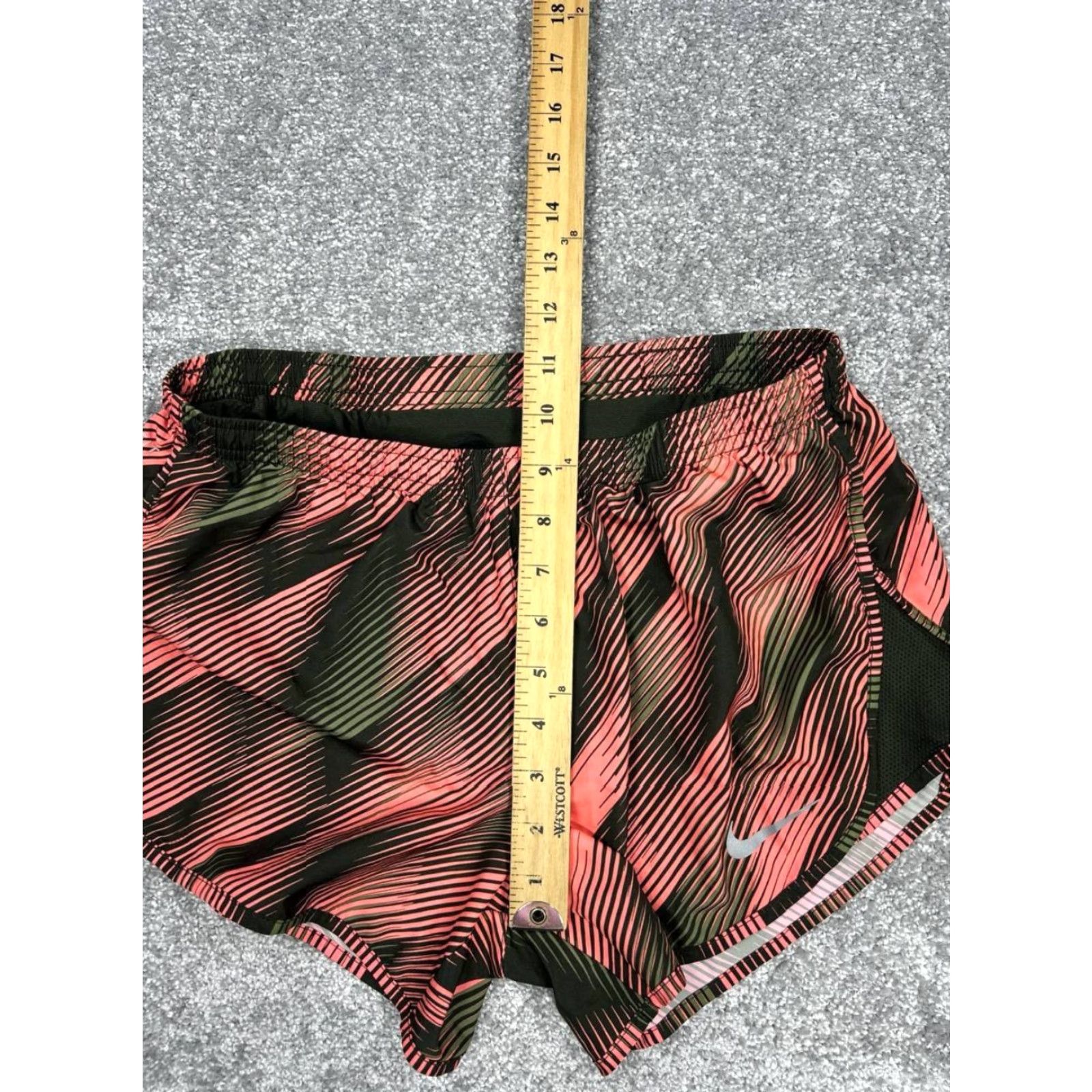 Nike Nike Shorts Womens Small Drifit Pink Green Lightweight Running 3.5" Size 28" / US 6 / IT 42 - 6 Thumbnail
