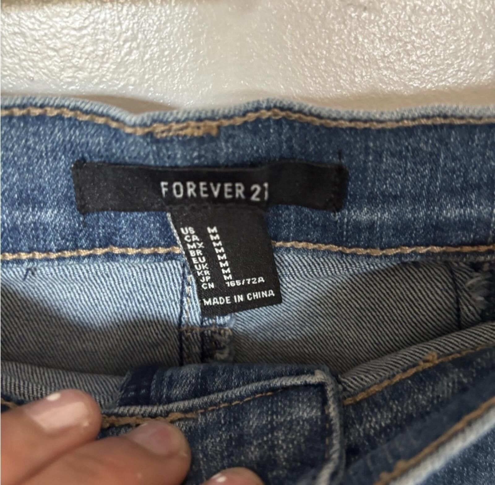 Forever 21 (Forever 21) Denim Frayed Hem Women's Shorts Size 32" / US 10 / IT 46 - 3 Thumbnail