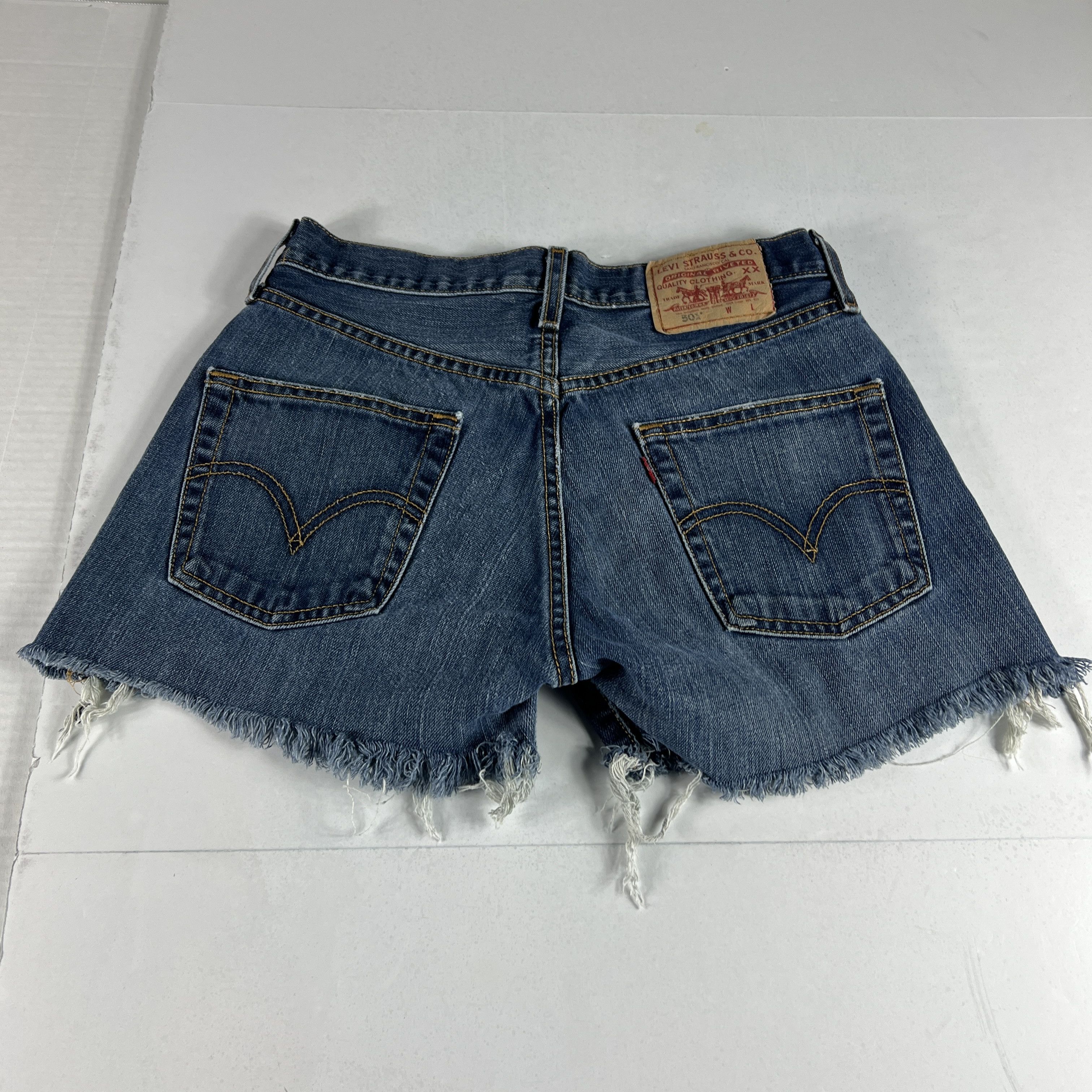 Levi's × Vintage Y2K Levi's Jean Short 501 Cut Off Raw Hem Cotton Denim Jorts Size US 29 - 8 Thumbnail