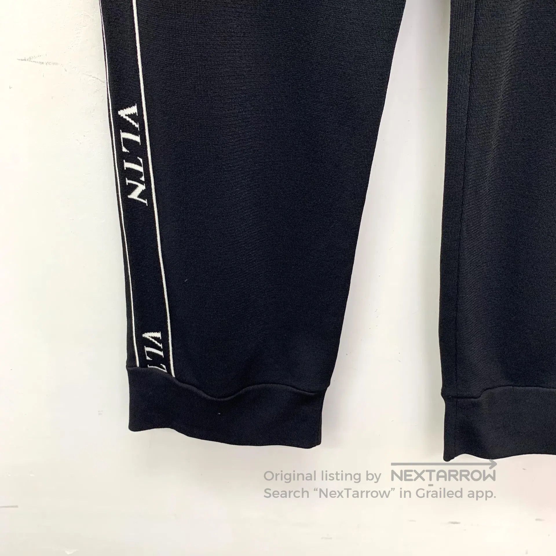 Valentino Valentino size L Black cotton side logo lettering casual p Size US 27 - 5 Thumbnail