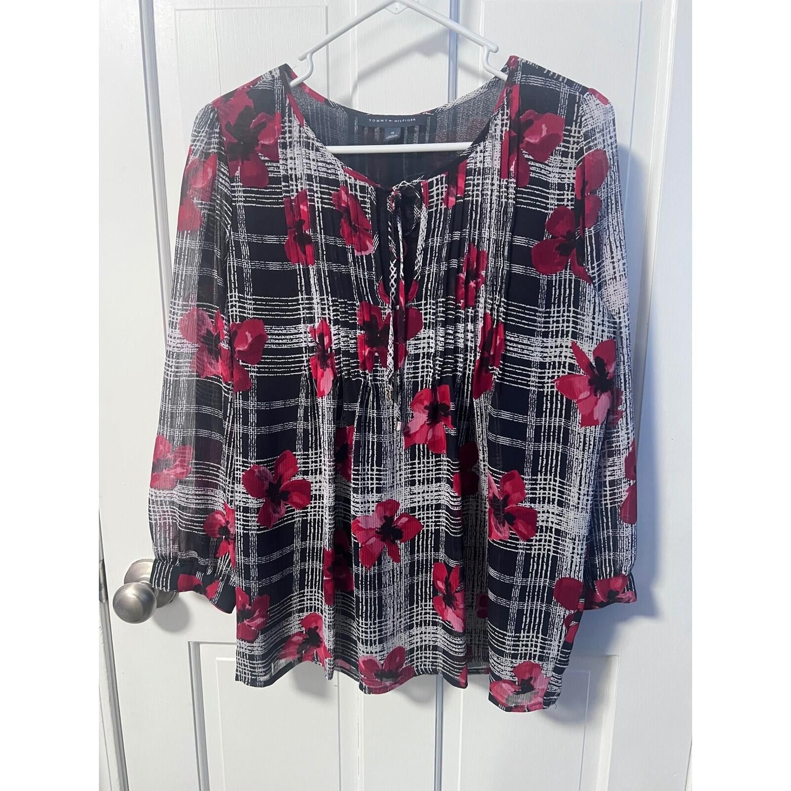 Tommy Hilfiger Tommy Hilfiger Blouse Womens M Red Black Floral Plaid Exc Size M / US 6-8 / IT 42-44 - 1 Thumbnail