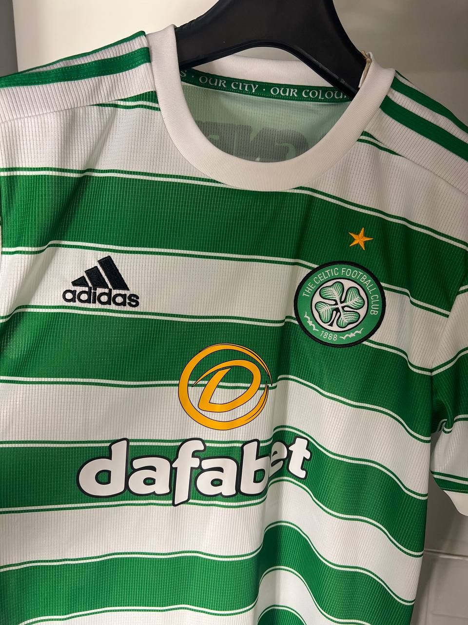 Adidas VINTAGE ADIDAS FC CELTIC SCOTLAND SOCCER JERSEY Y2K Size US M / EU 48-50 / 2 - 6 Thumbnail