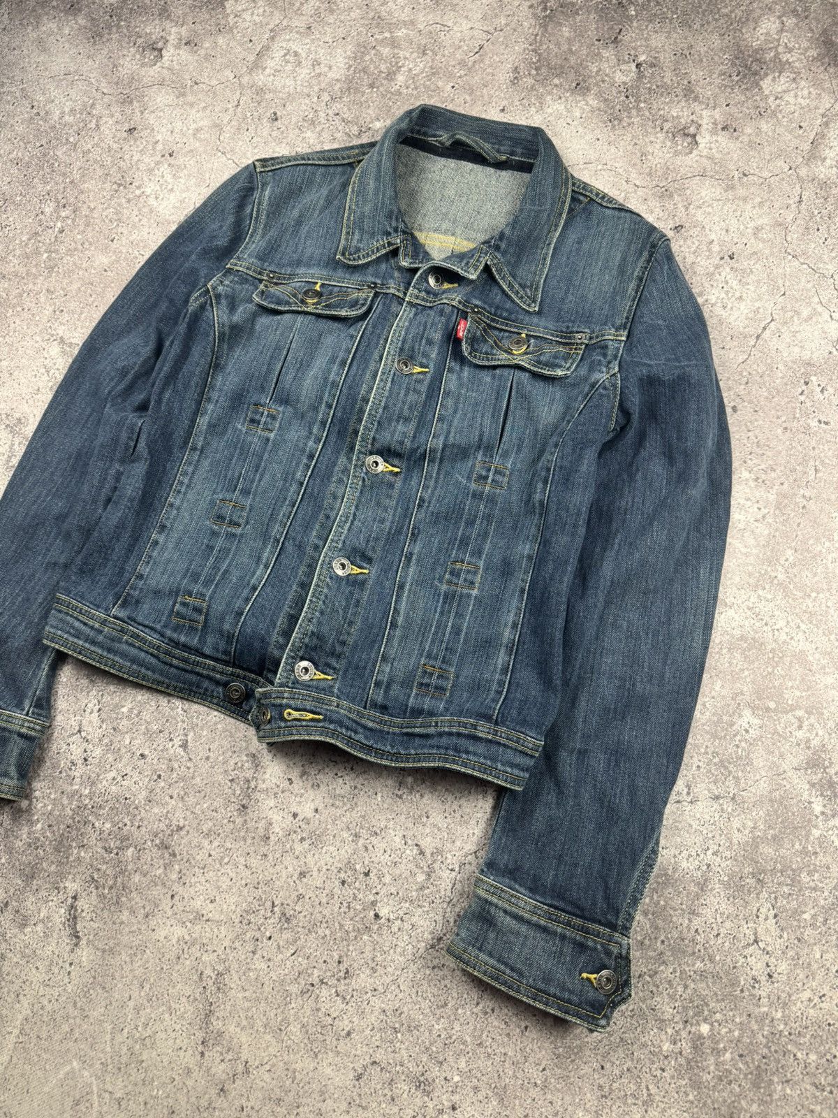 Levi's VINTAGE LEVIS DENIM JACKET RARE JAPANEESE Y2K Size M / US 6-8 / IT 42-44 - 2 Thumbnail