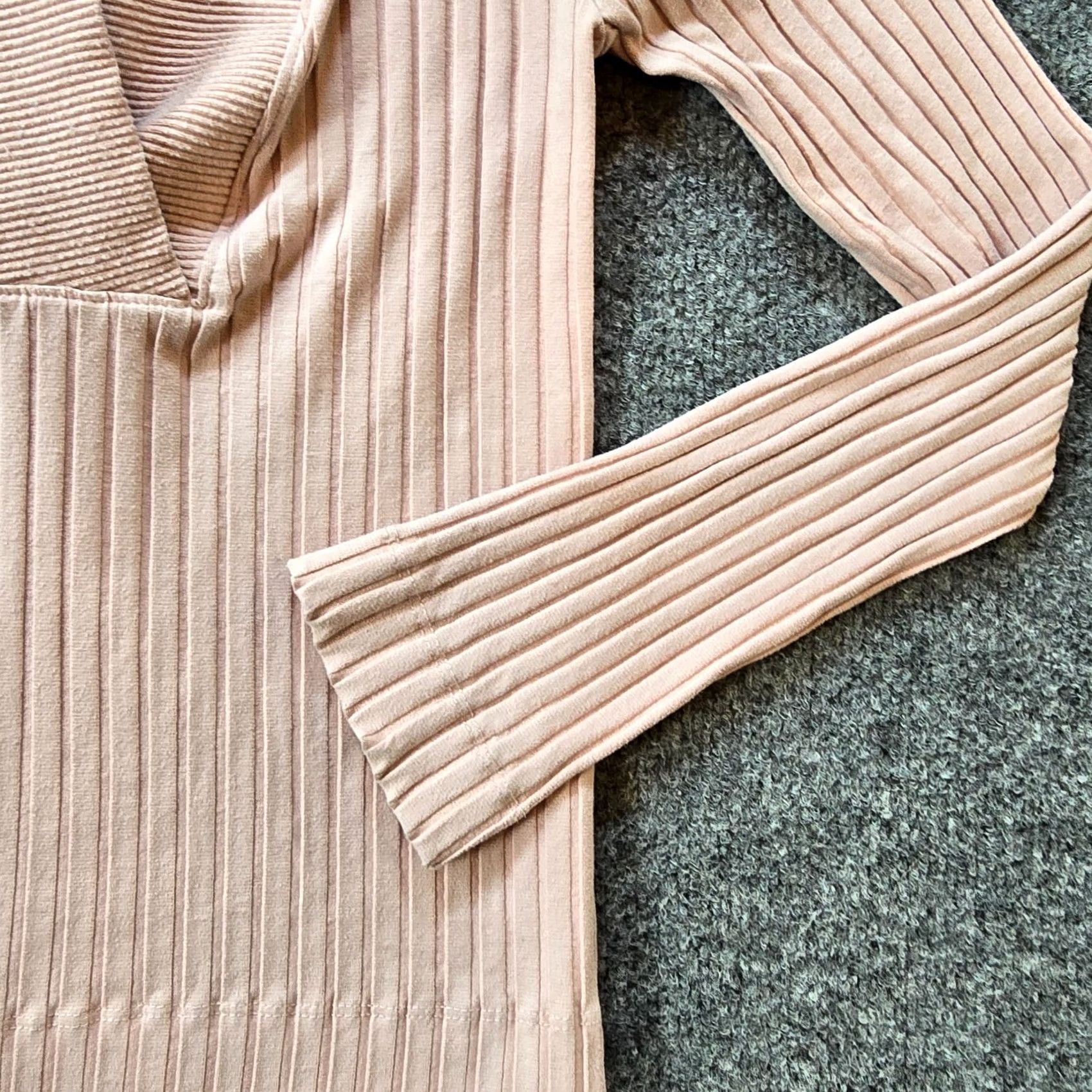 Nike Nike Top Womens Size Small Pink Ribbed Knit Yoga Collared Stretch Casual Capsule Shirt Women Small Pink Ribbed Knit Nike Top Yoga Casual Capsule Size S / US 4 / IT 40 - 4 Thumbnail