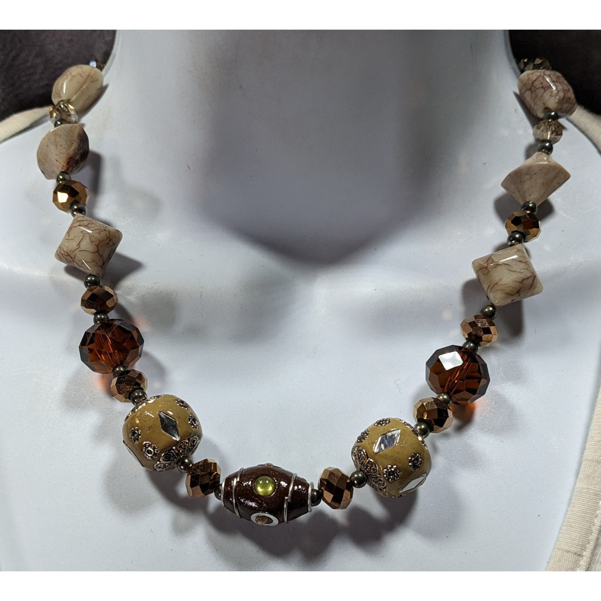 Other Vintage Earth Tone Bohemian Mixed Media Beaded Necklace Size ONE SIZE - 5 Thumbnail