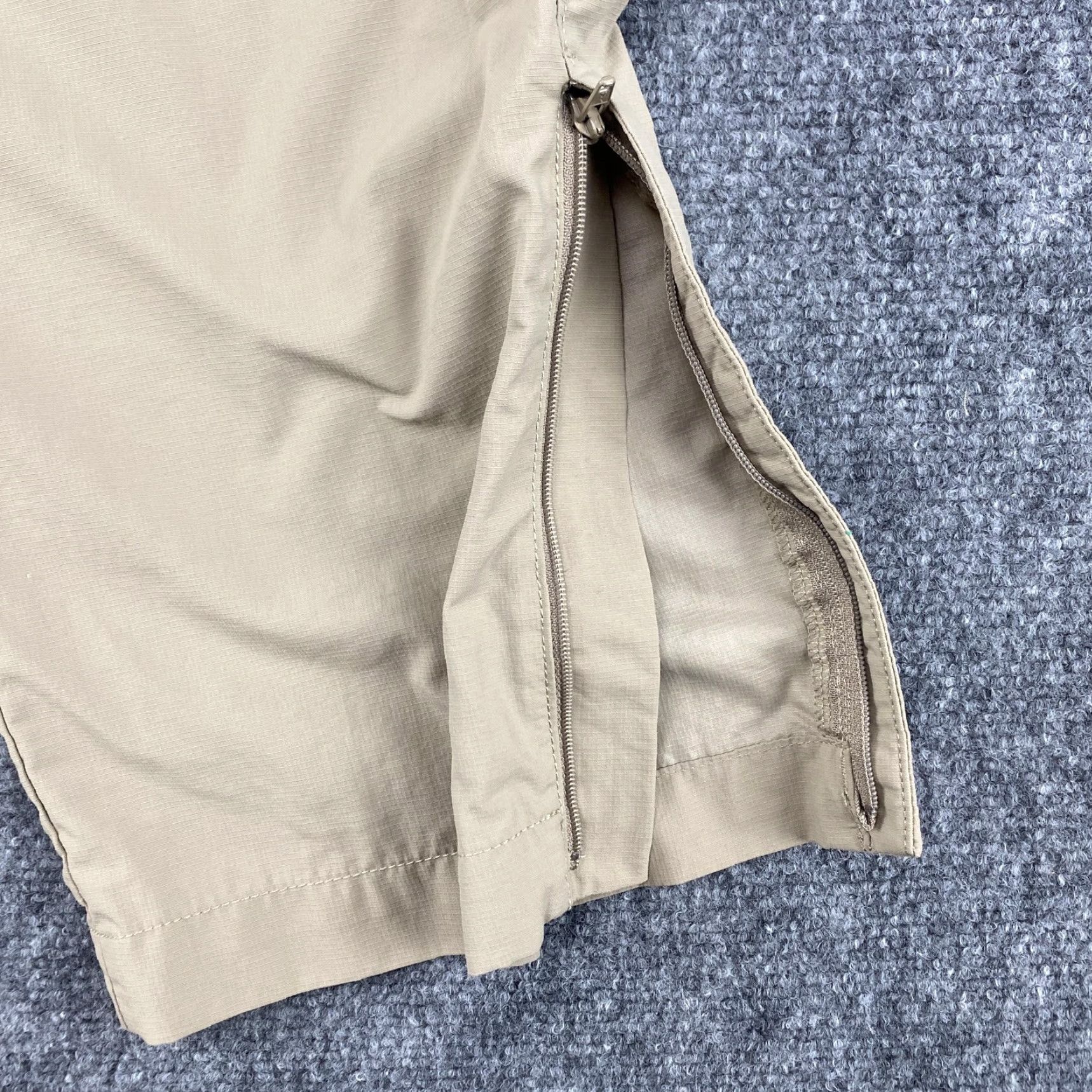 The North Face The North Face Pants Mens 34 Beige Convertible Zip Off Hiking Outdoor Travel Pockets Size US 34 / EU 50 - 5 Thumbnail