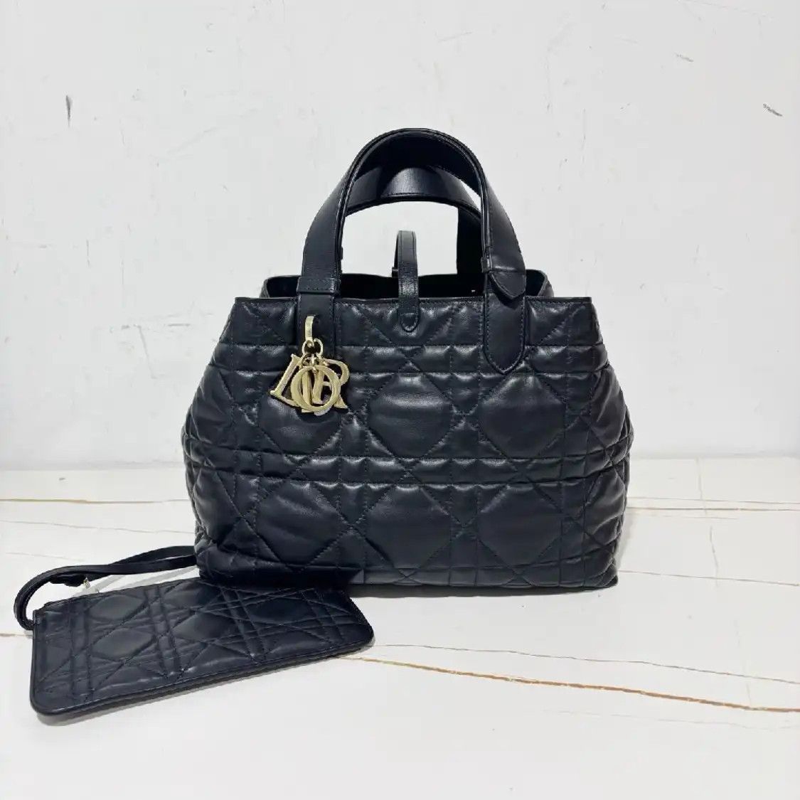 Dior DIOR Toujours Medium black cowhide leather rattan plaid quilted handbag Size ONE SIZE - 1 Thumbnail