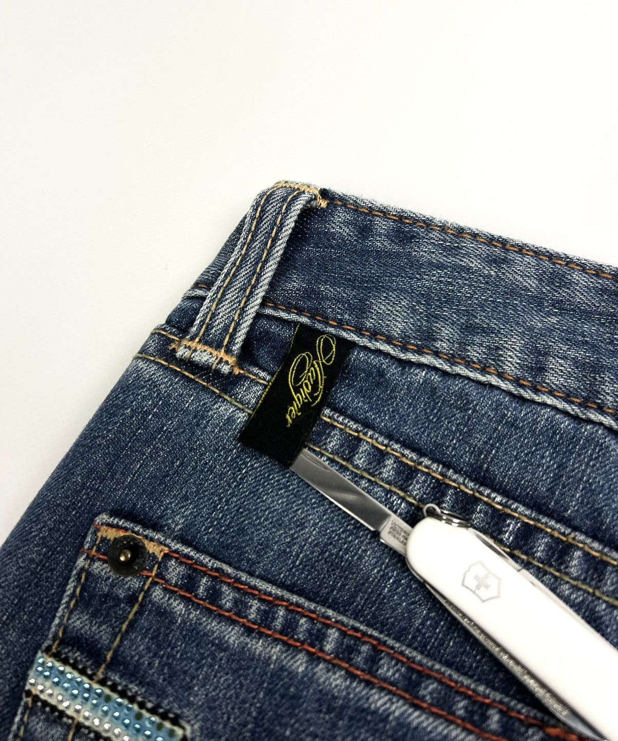 Christian Audigier Christian Audigier Limited Edition Faded Jeans Women’s Y2K Size 30" / US 8 / IT 44 - 15 Thumbnail