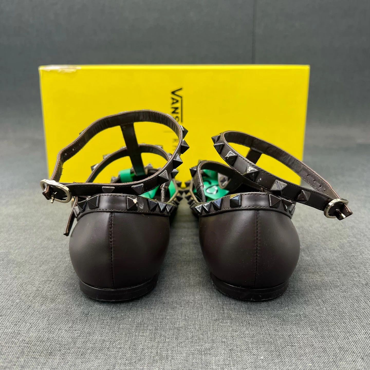 Valentino Valentino leather pointed studded ebony 37 box, cond Size US 6 / IT 36 - 5 Thumbnail