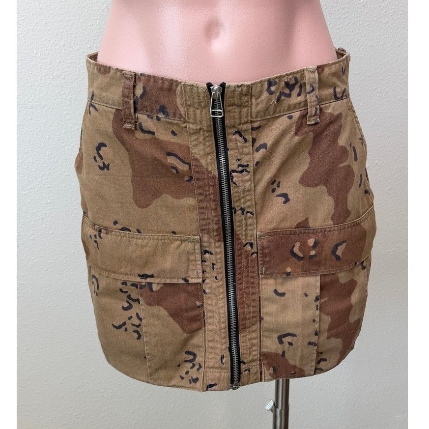 RE/DONE RE/DONE Womens Desert Camo Zip Utility Mini Skirt XS Size 28" / US 6 / IT 42 - 1 Thumbnail